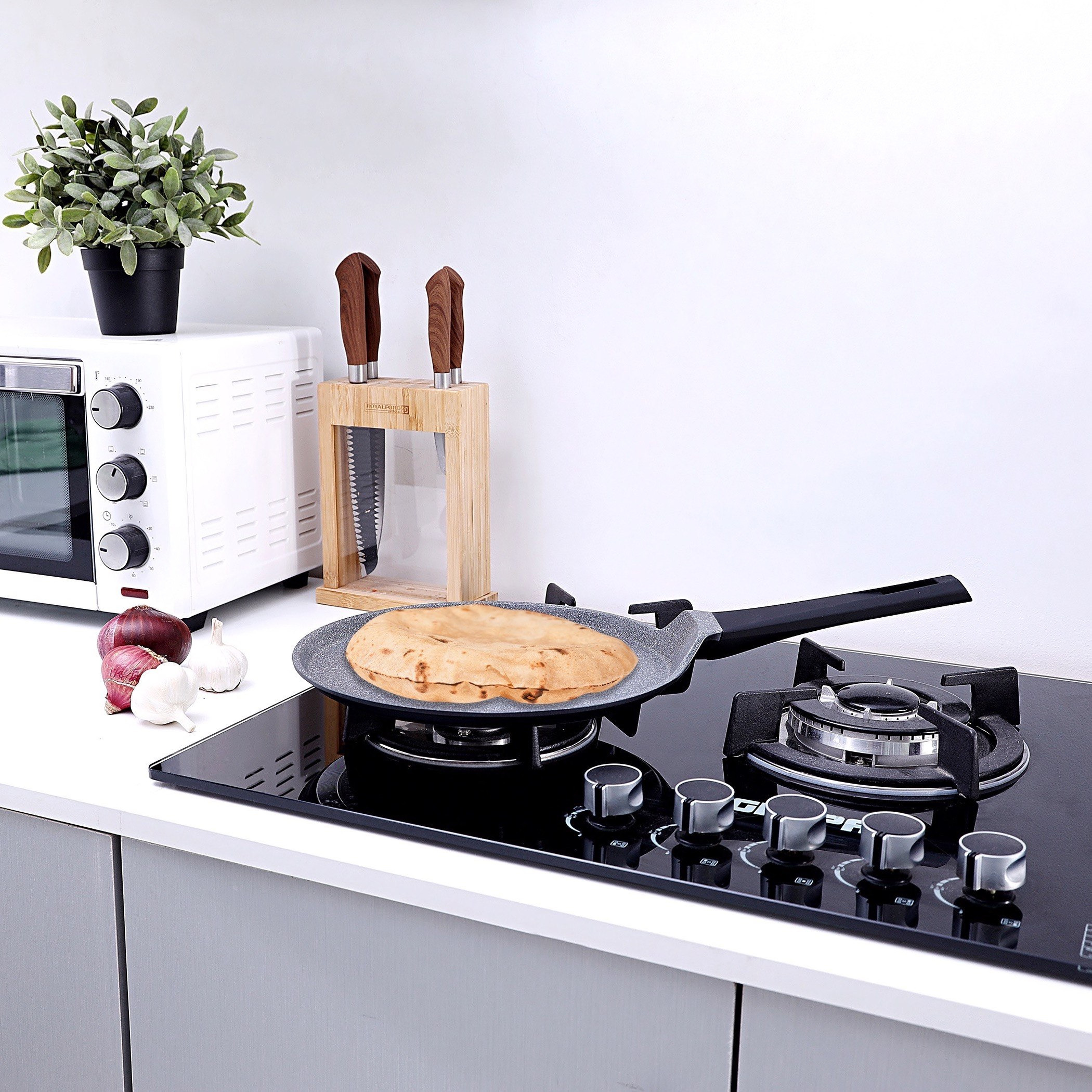 Royal Non-Stick Die-Cast Crepe Tawa - 28 cm-hbxkitchen-kitchenware-foodpreparation-image-2