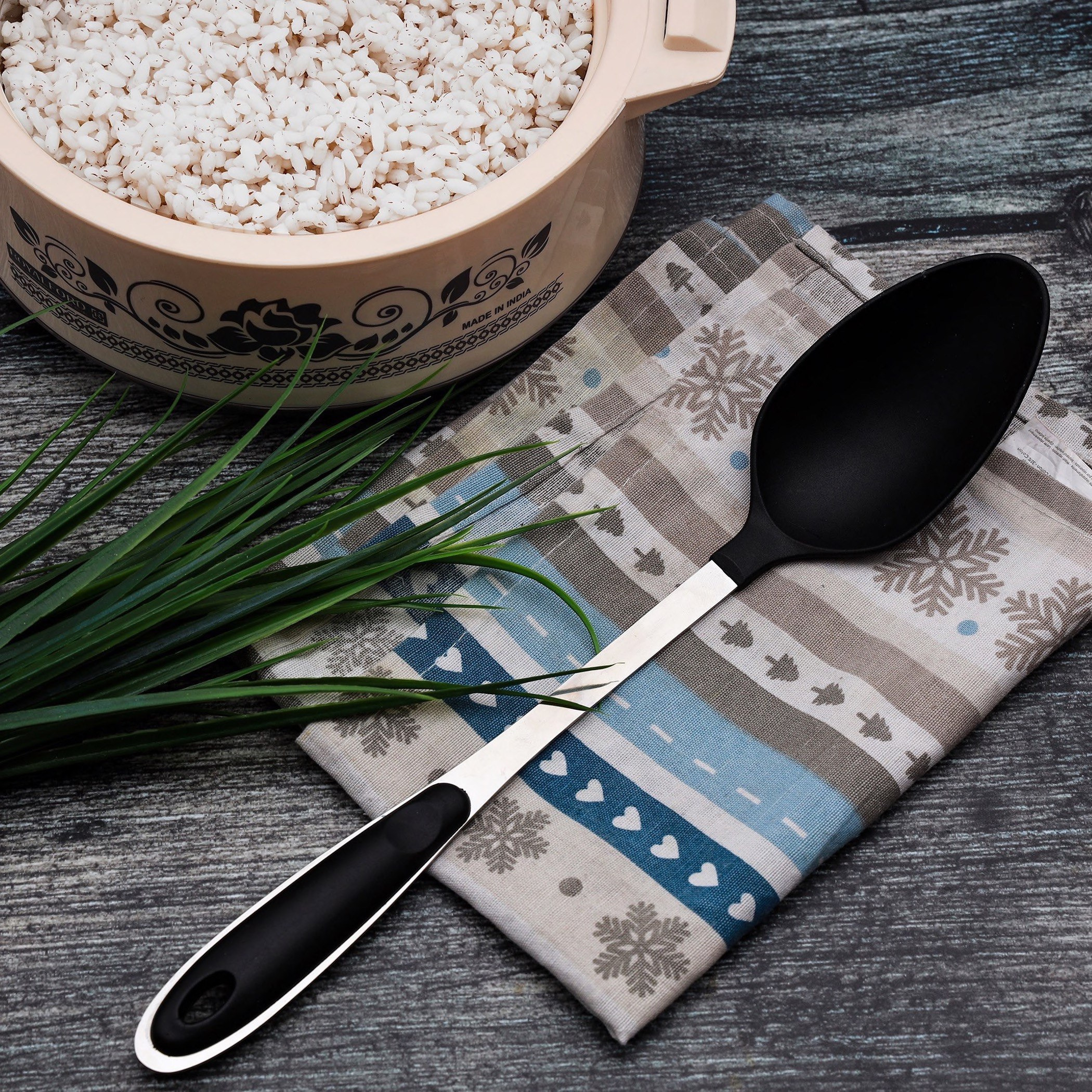 ملعقة تقديم نايلون بمقبض ستانليس ستيل من رويال - 32.5x6.4x2 سم-hbxhomeware-hbxkitchen-image-1