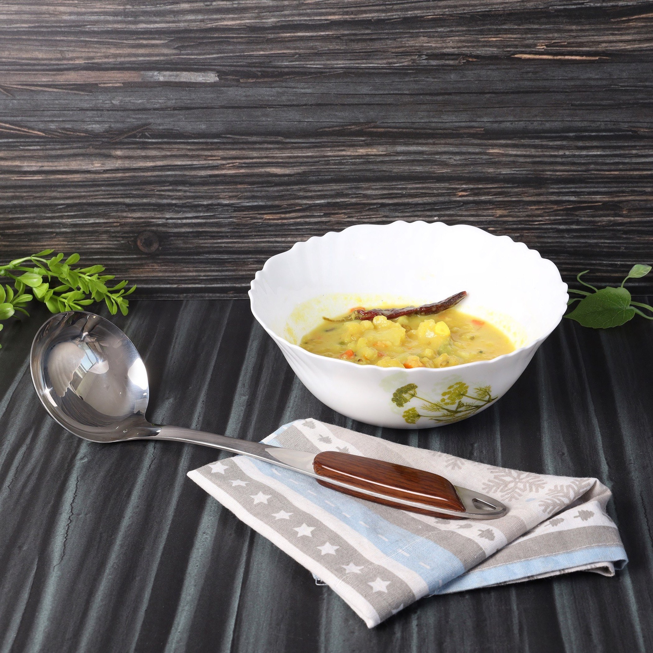 ملعقة حساء ستانلس ستيل بمقبض خشبي من رويال-hbxhomeware-hbxkitchen-image-2