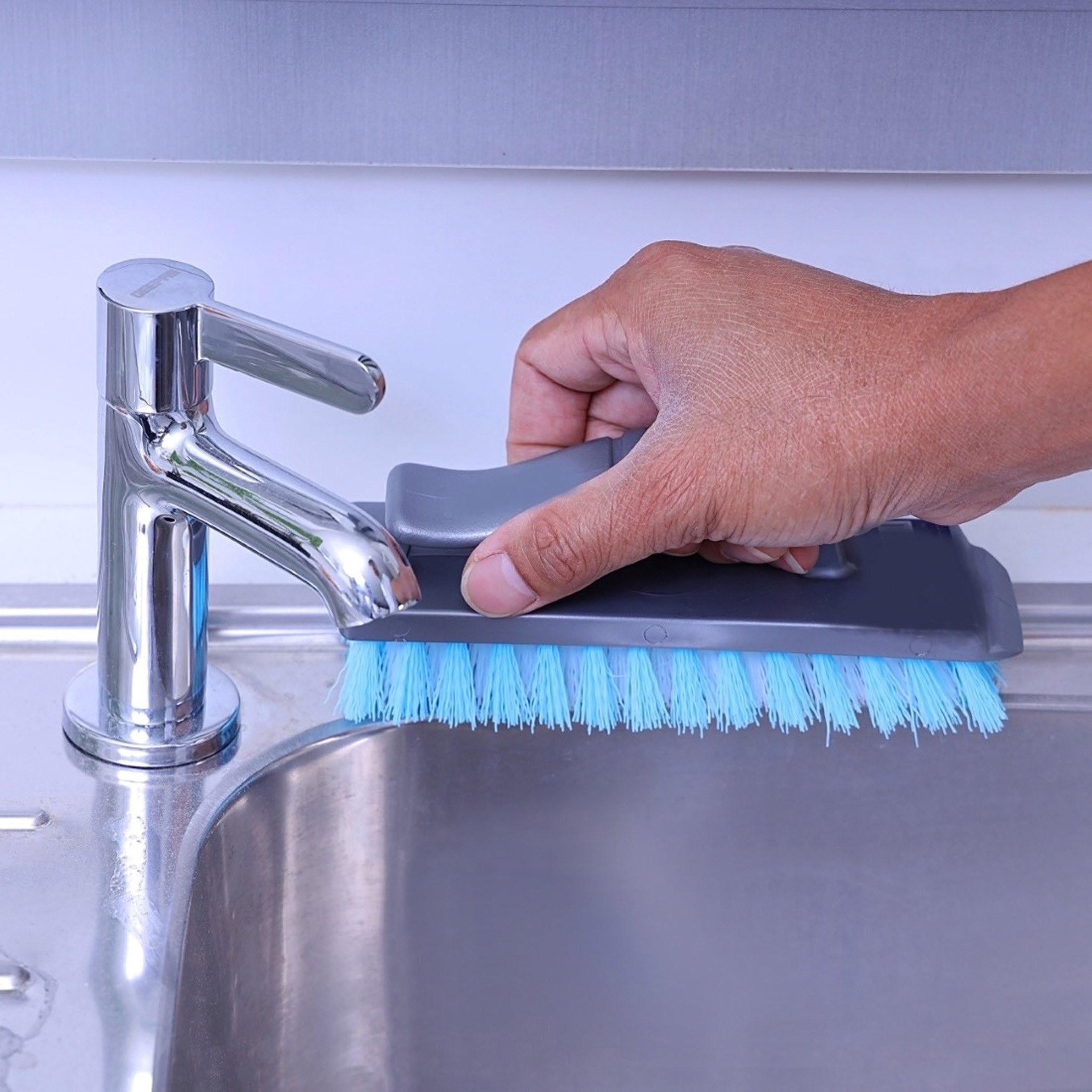 Royal Floor Dish Cleaning Brush - 19x6x8 cm-hbxbathroom-laundry-cleaningaccessories-image-1
