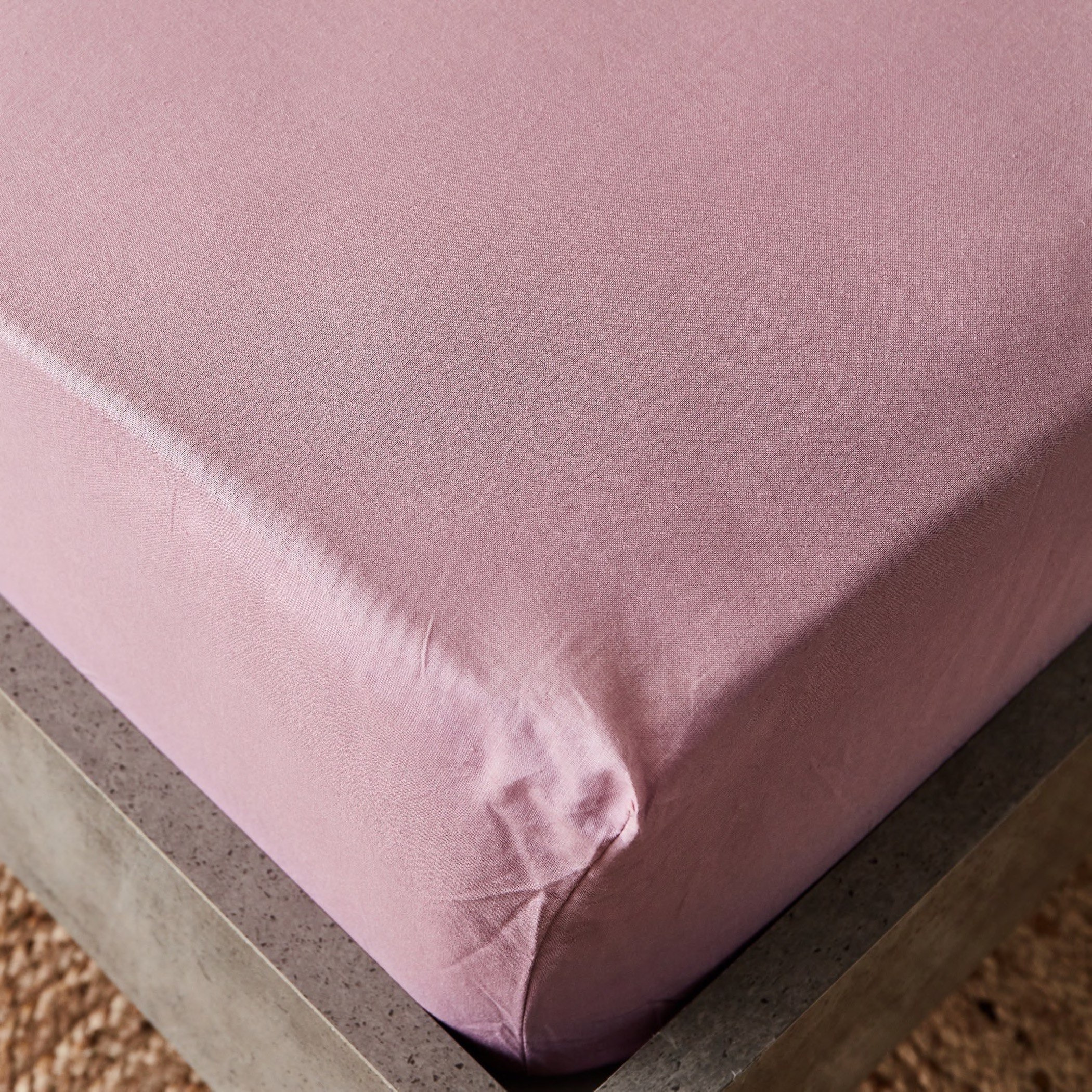 شرشف مطاطي قطن مزدوج سادة من ويلينجتون - 120x200+25 سم-hbxhomeware-hbxbedroom-image-3