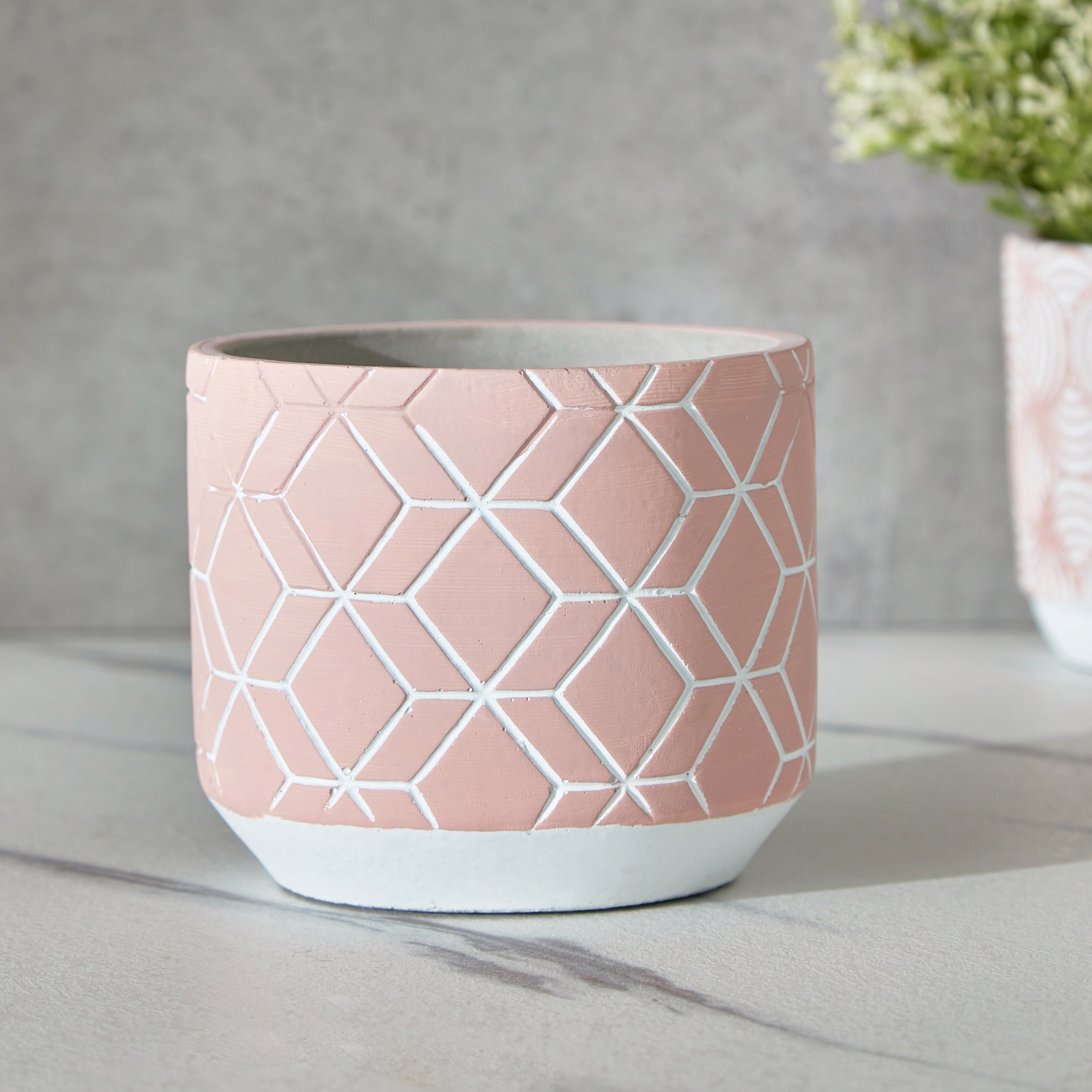 إناء حديقة من الإسمنت بنقش نصف دائرة متحد المركز من أوليف - 14×14×12 سم-hbxdecorandfurnishings-homeaccessories-artificialflowersandplants-image-1