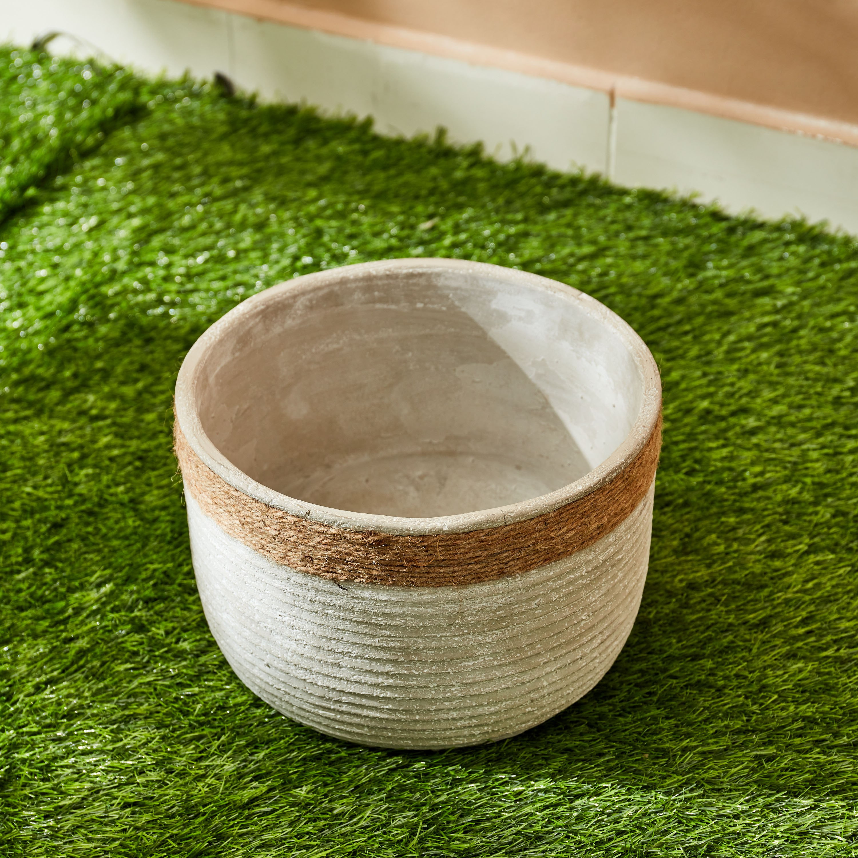 Olive Cement Garden Pot with Rope - 26x26x18 cm-hbxdecorandfurnishings-homeaccessories-artificialflowersandplants-image-2