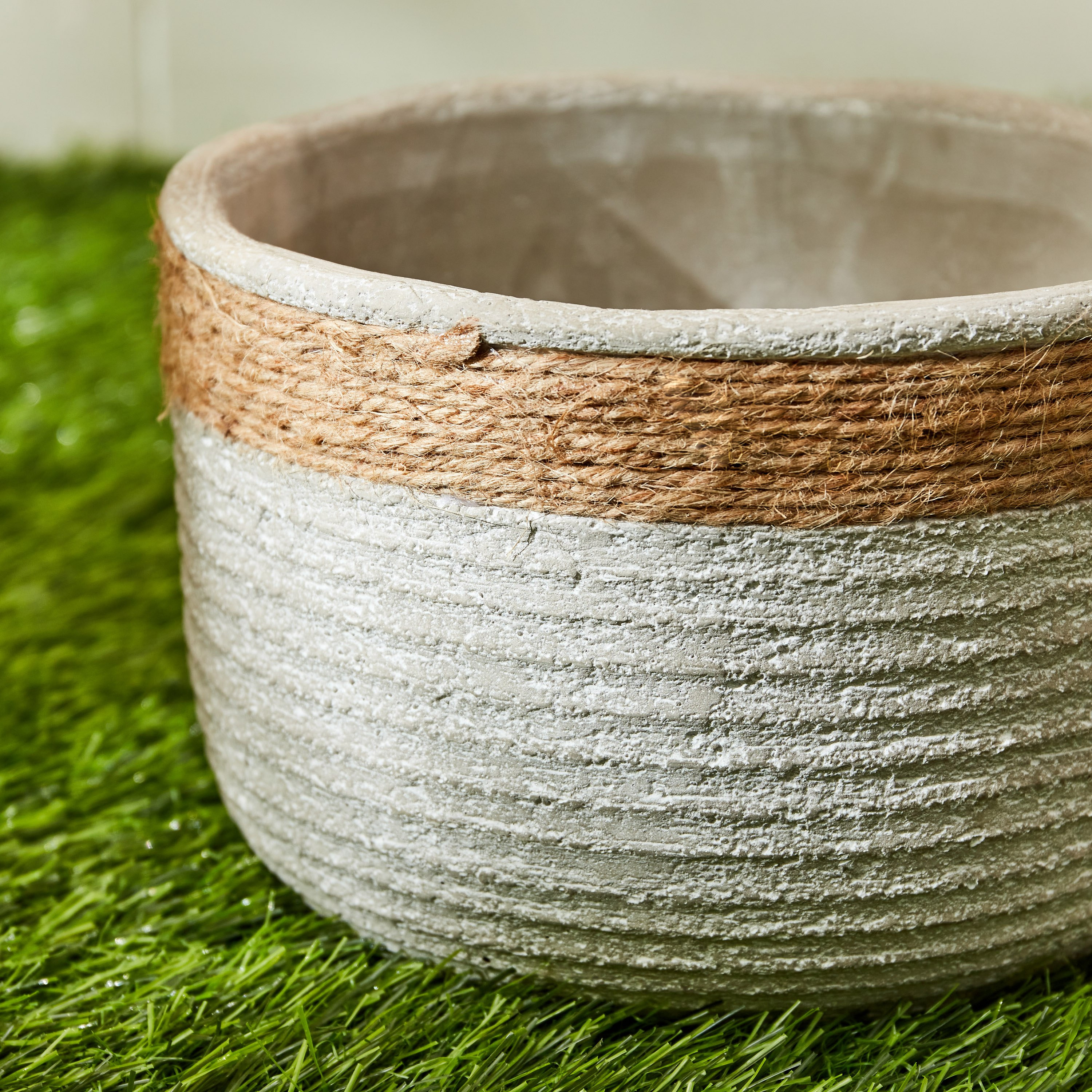 Olive Cement Garden Pot with Rope - 20x20x13 cm-hbxdecorandfurnishings-homeaccessories-artificialflowersandplants-image-3