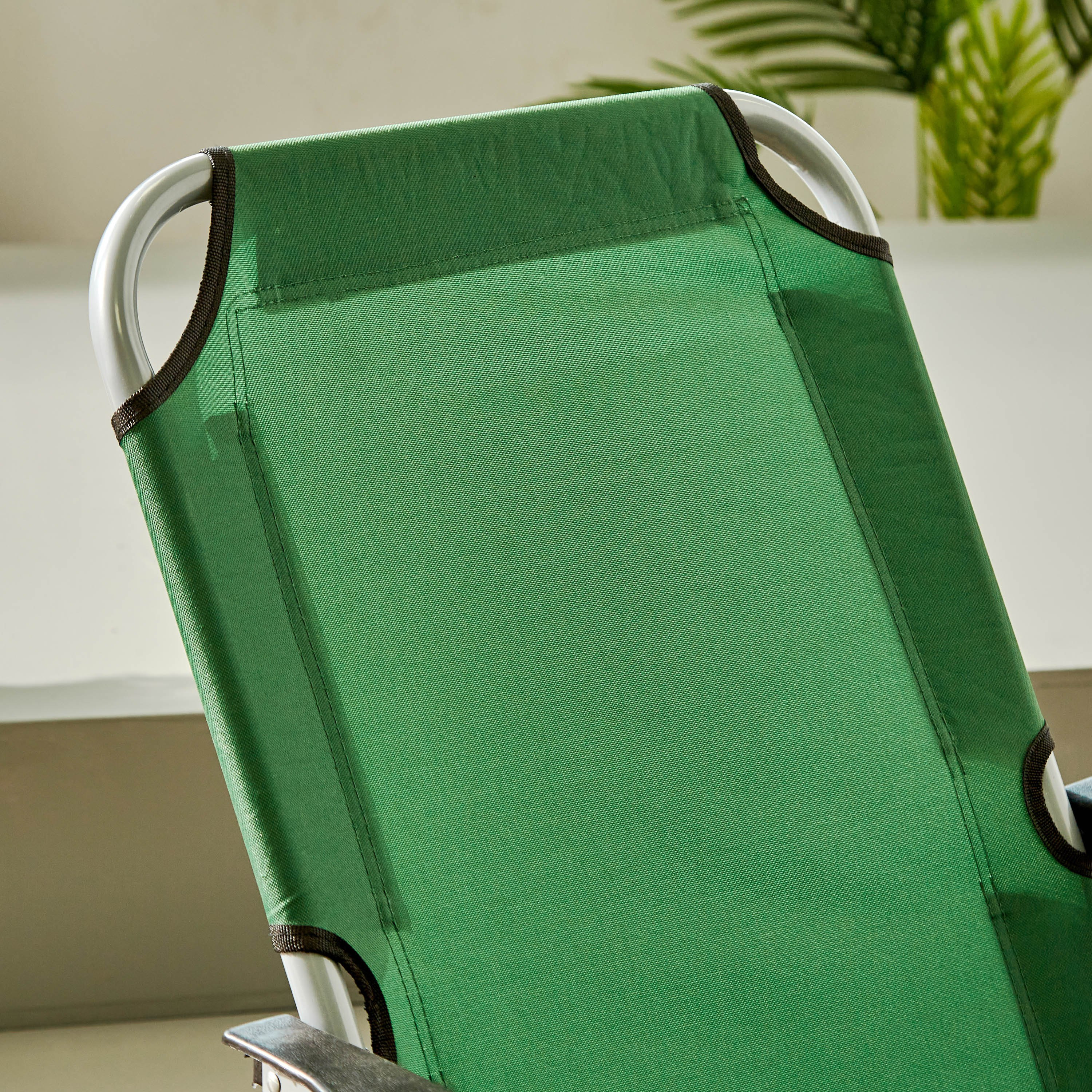 كرسي قابل للطي للأماكن الخارجية من ليون-hbxfurniture-outdoor-swingsandchairs-image-6