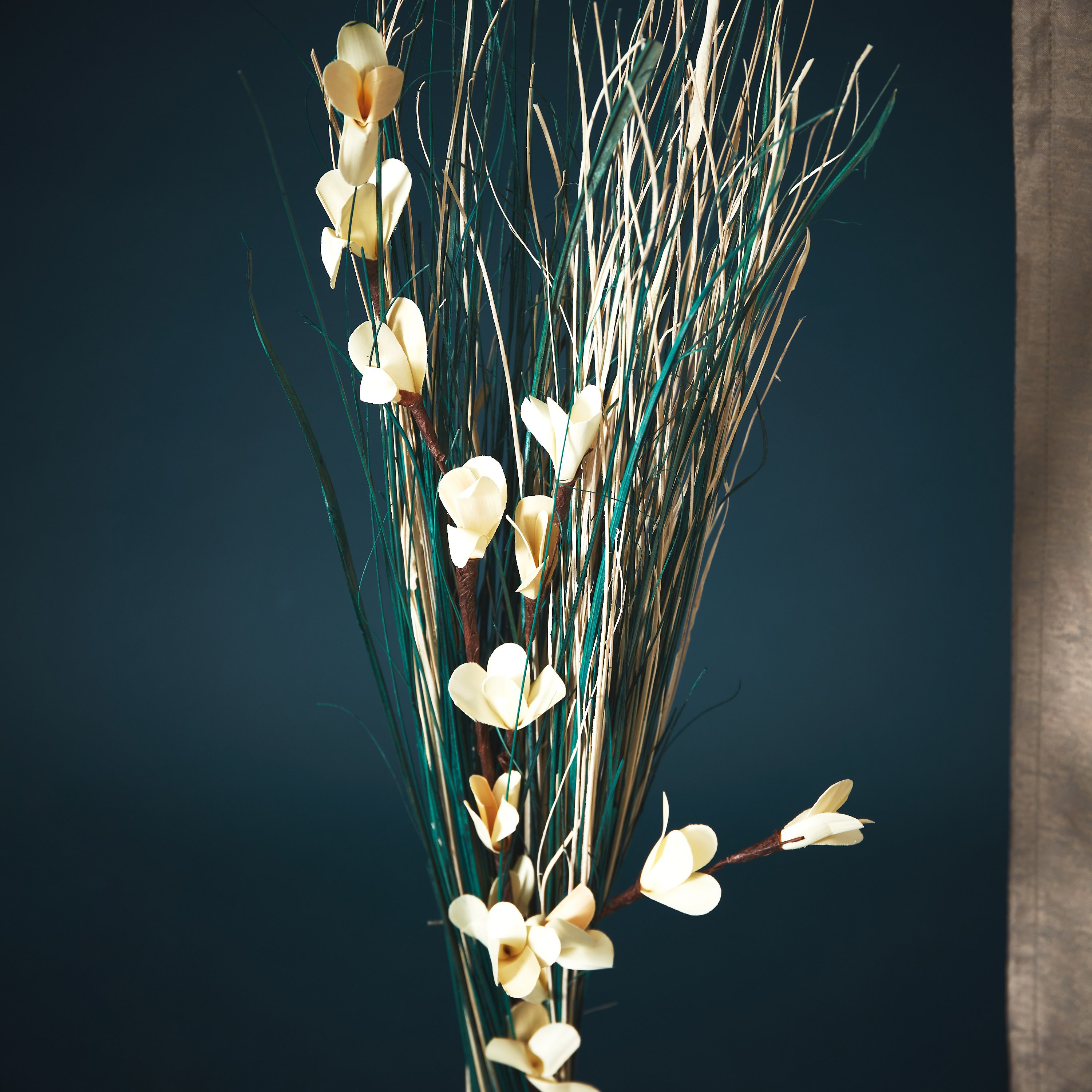 Arwen Standing Bunch - 90 cm-hbxdecorandfurnishings-homeaccessories-artificialflowersandplants-image-2