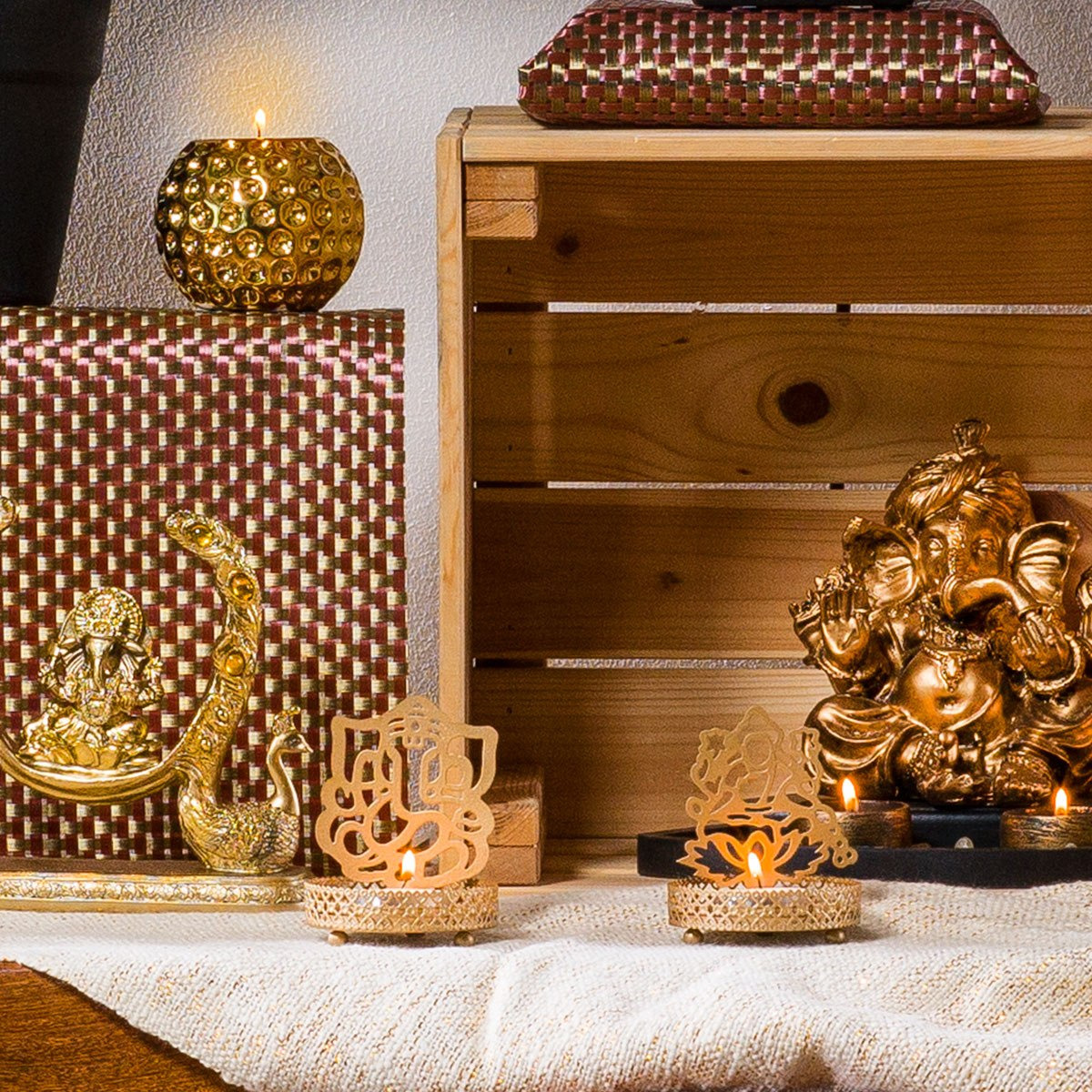 حامل شموع جانيش لاكشمي معدني بتصميم مفرغ من زوها - 8x8x8 سم-hbxlivingroom-decorandaccessories-candleholders-image-4
