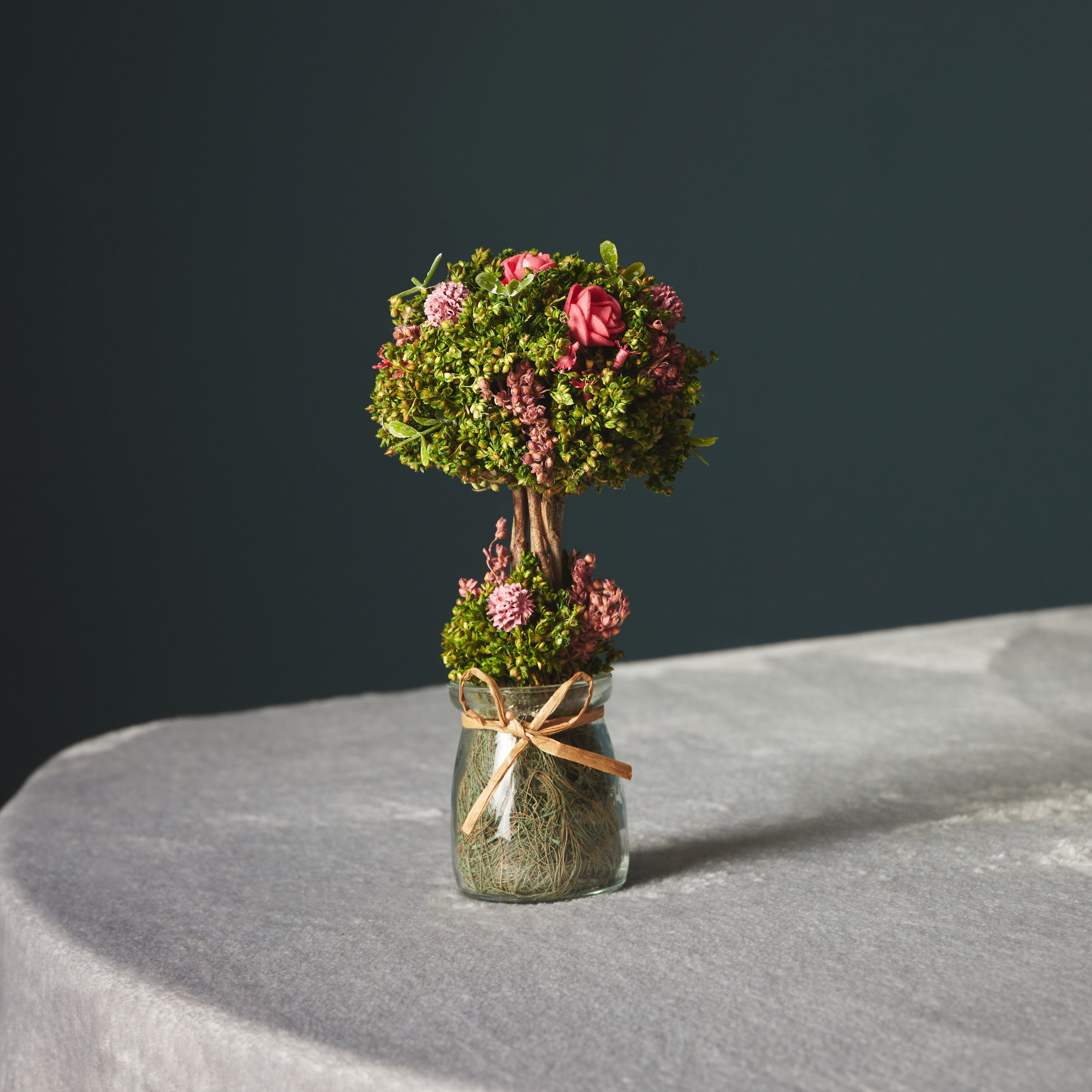 شجرة بتصميم مظلة وورد الحديقة من آريس - 10x10x21 سم-hbxdecorandfurnishings-homeaccessories-artificialflowersandplants-image-1