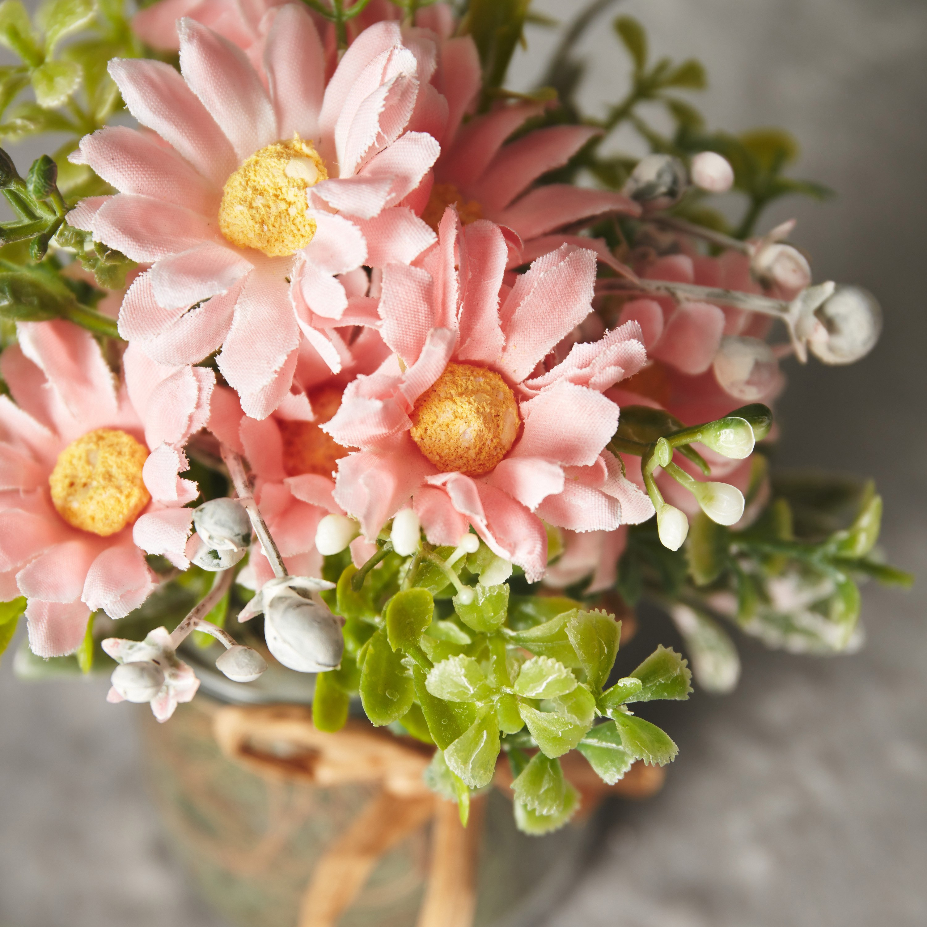 زهور أقحوان في إصيص زجاجي من آريس - 9x13 سم-hbxdecorandfurnishings-homeaccessories-artificialflowersandplants-image-2