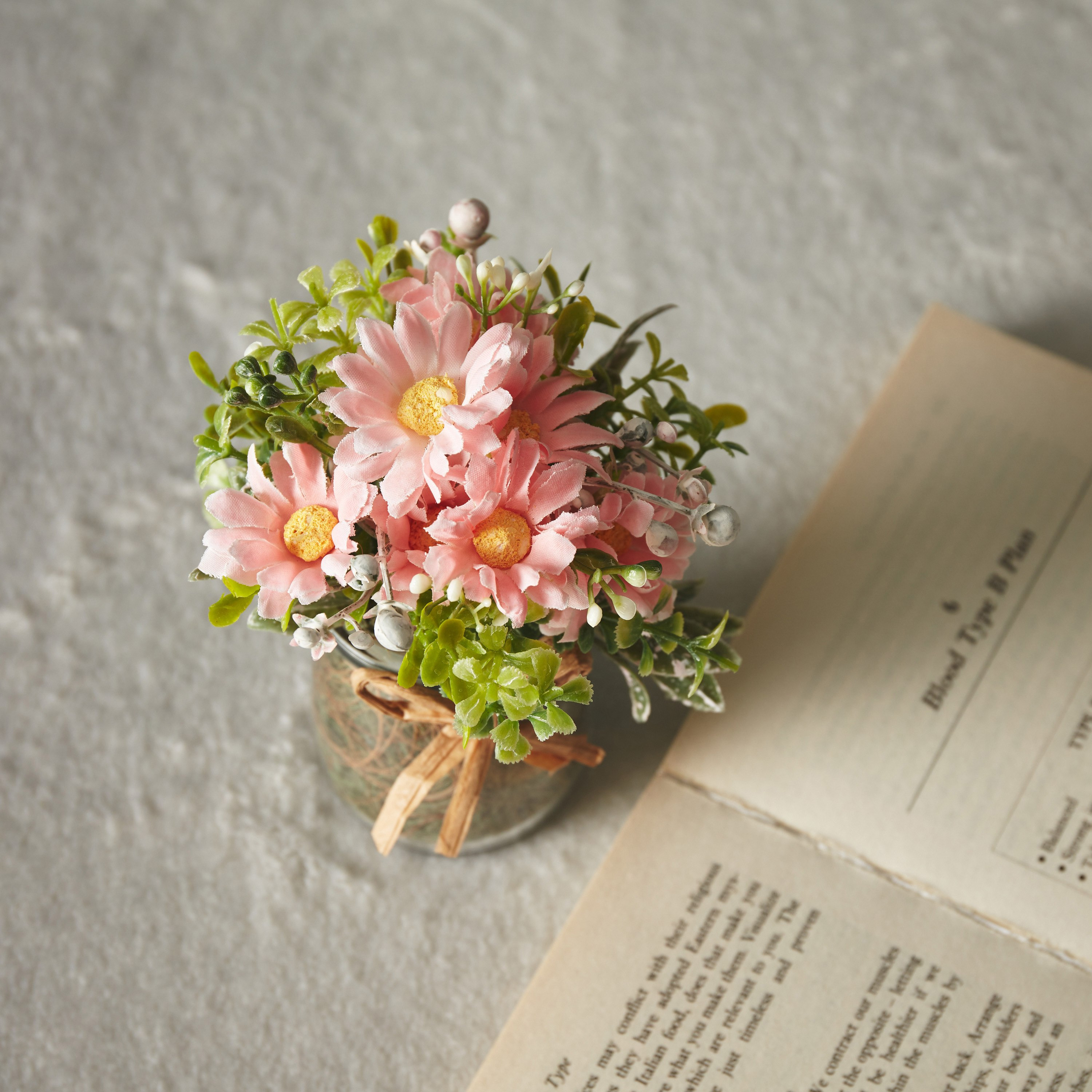 زهور أقحوان في إصيص زجاجي من آريس - 9x13 سم-hbxdecorandfurnishings-homeaccessories-artificialflowersandplants-image-4