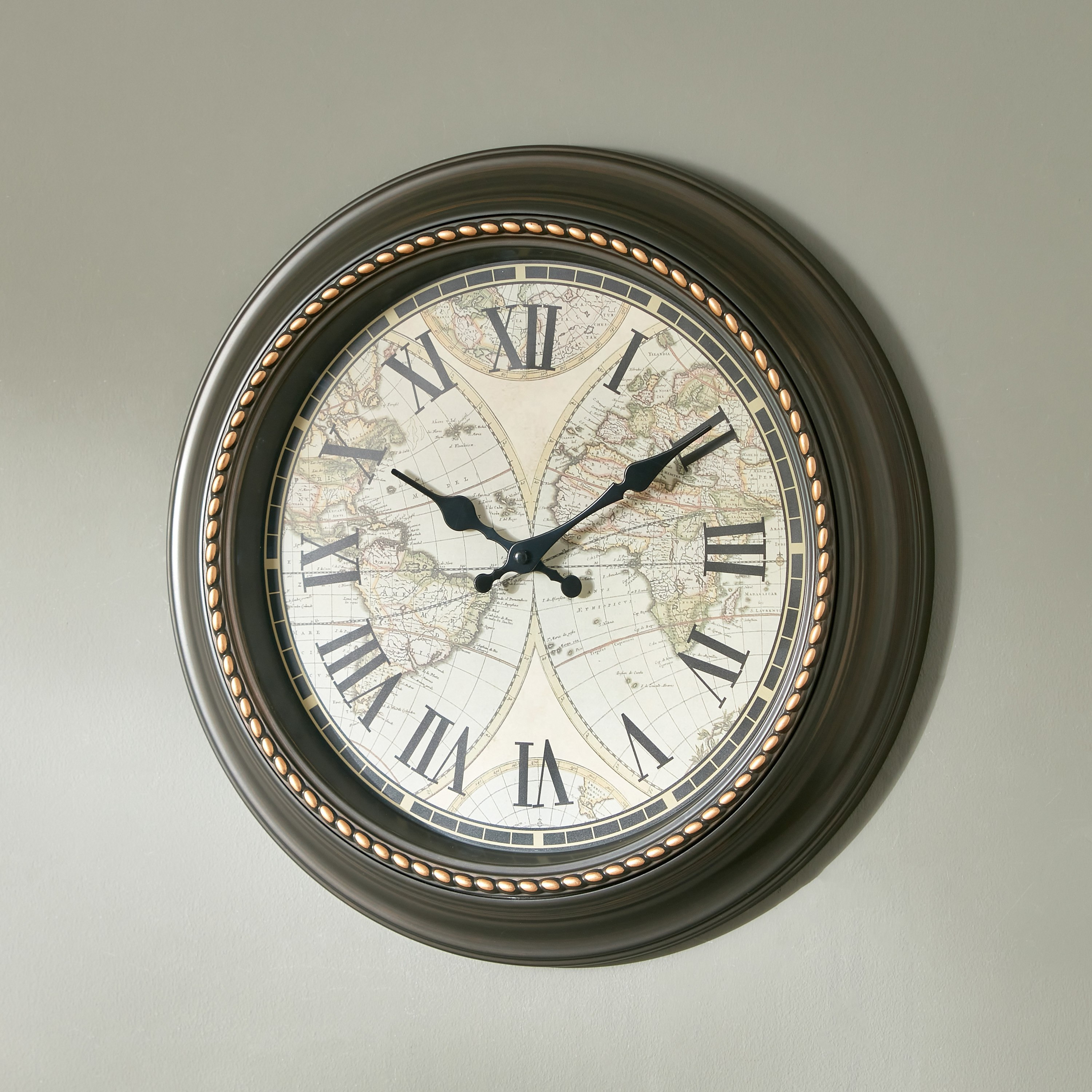 ساعة حائط مزينة بأرقام رومانية وخريط من إيلا - 40x5 سم-hbxdecorandfurnishings-homeaccessories-clocks-image-2