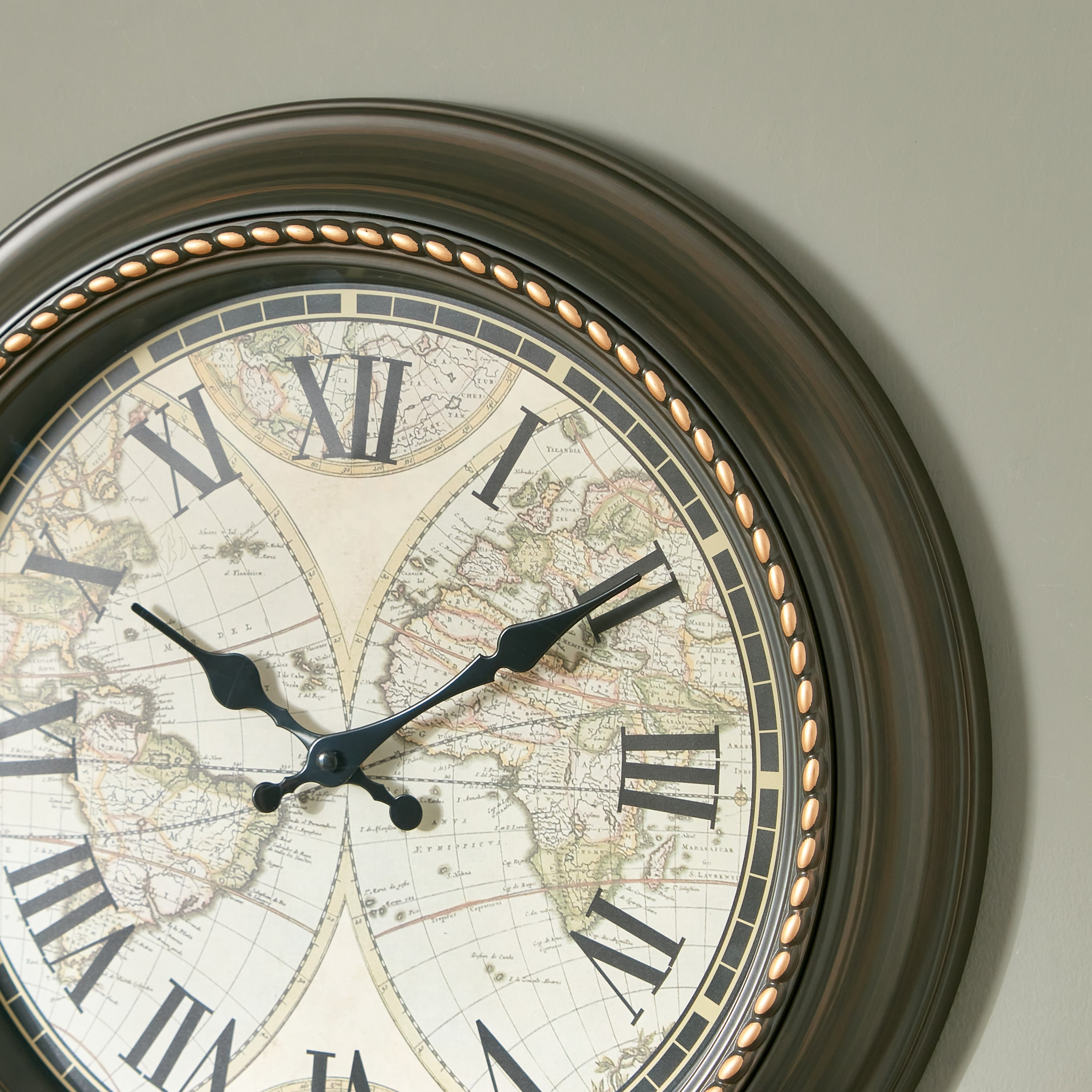 ساعة حائط مزينة بأرقام رومانية وخريط من إيلا - 40x5 سم-hbxdecorandfurnishings-homeaccessories-clocks-image-3