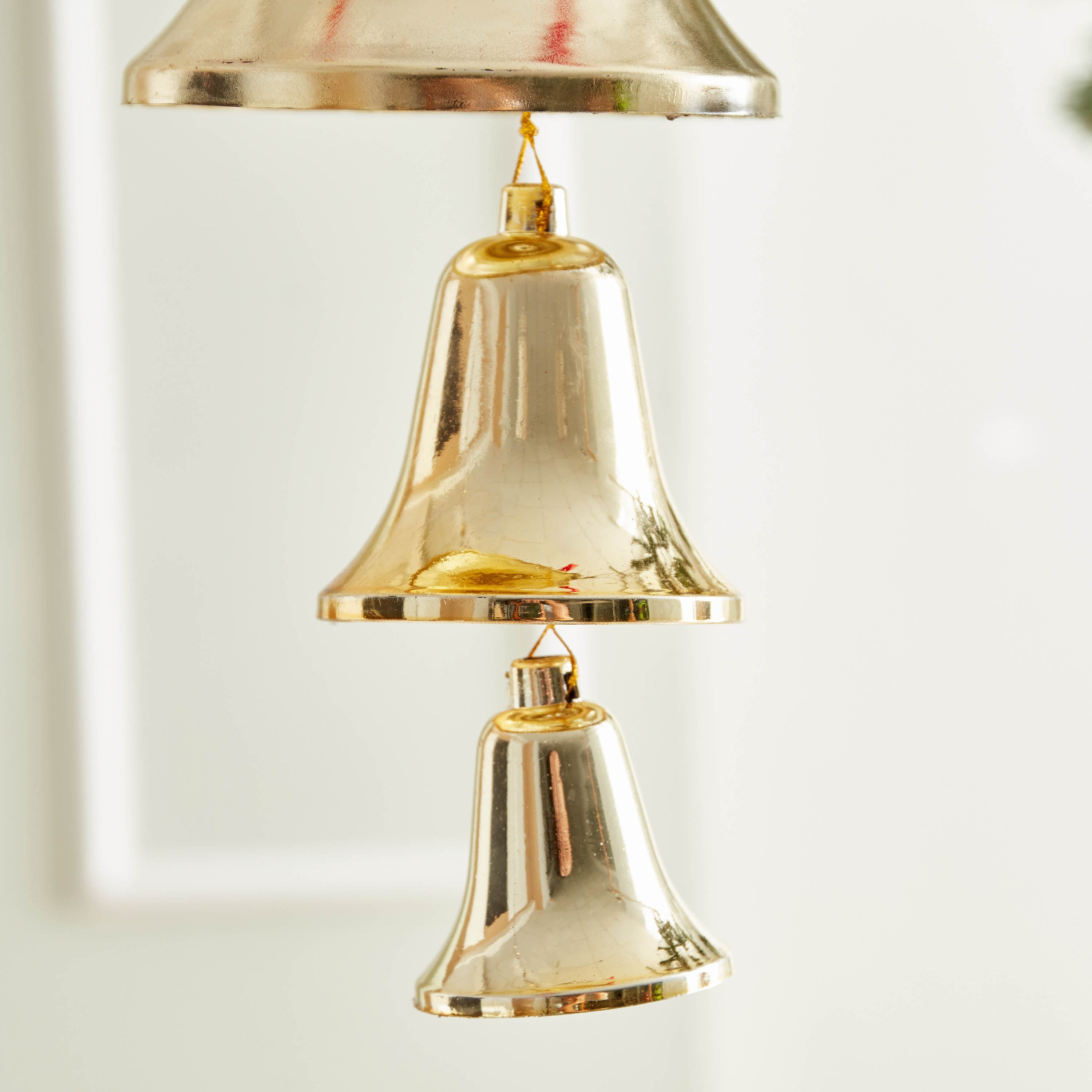 أجراس لامعة وفيونكة لزينة الكريسماس من ألاسكا-hbxhomeware-hbxdecorandfurnishings-image-4