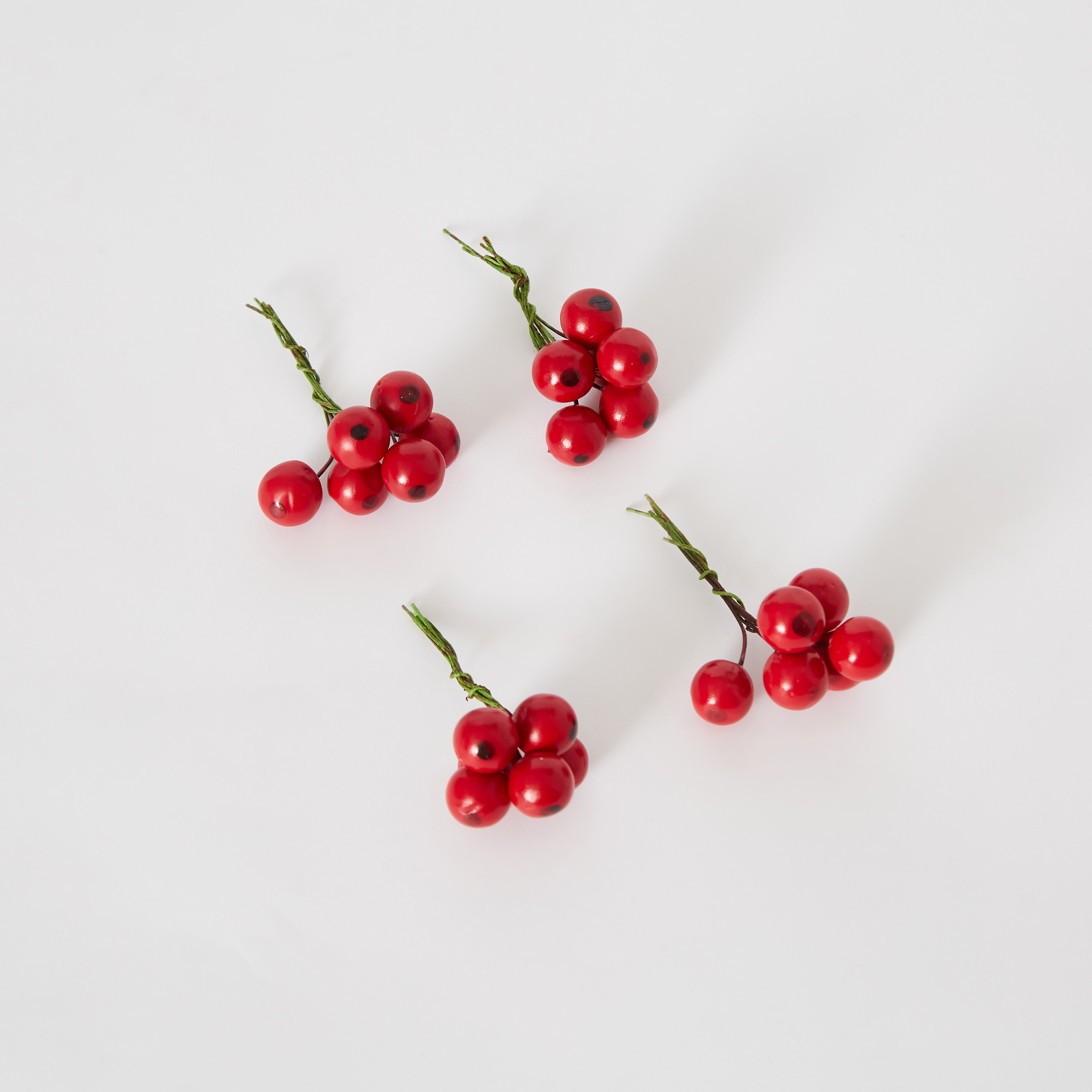 Alaska 4-Piece Christmas Cranberry Stem Decoration Set-hbxhomeware-hbxdecorandfurnishings-image-5