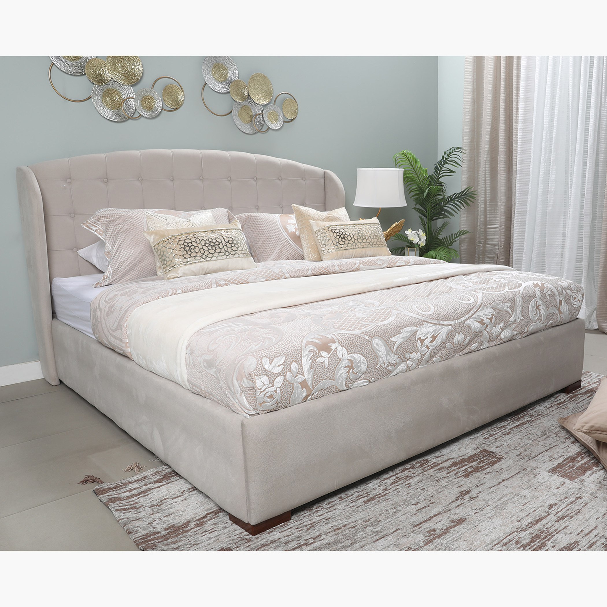 سرير كينج منجد من فيكتوريا - 180x200 سم-hbxfurniture-bedsandbedsets-upholsteredbeds-king-image-1