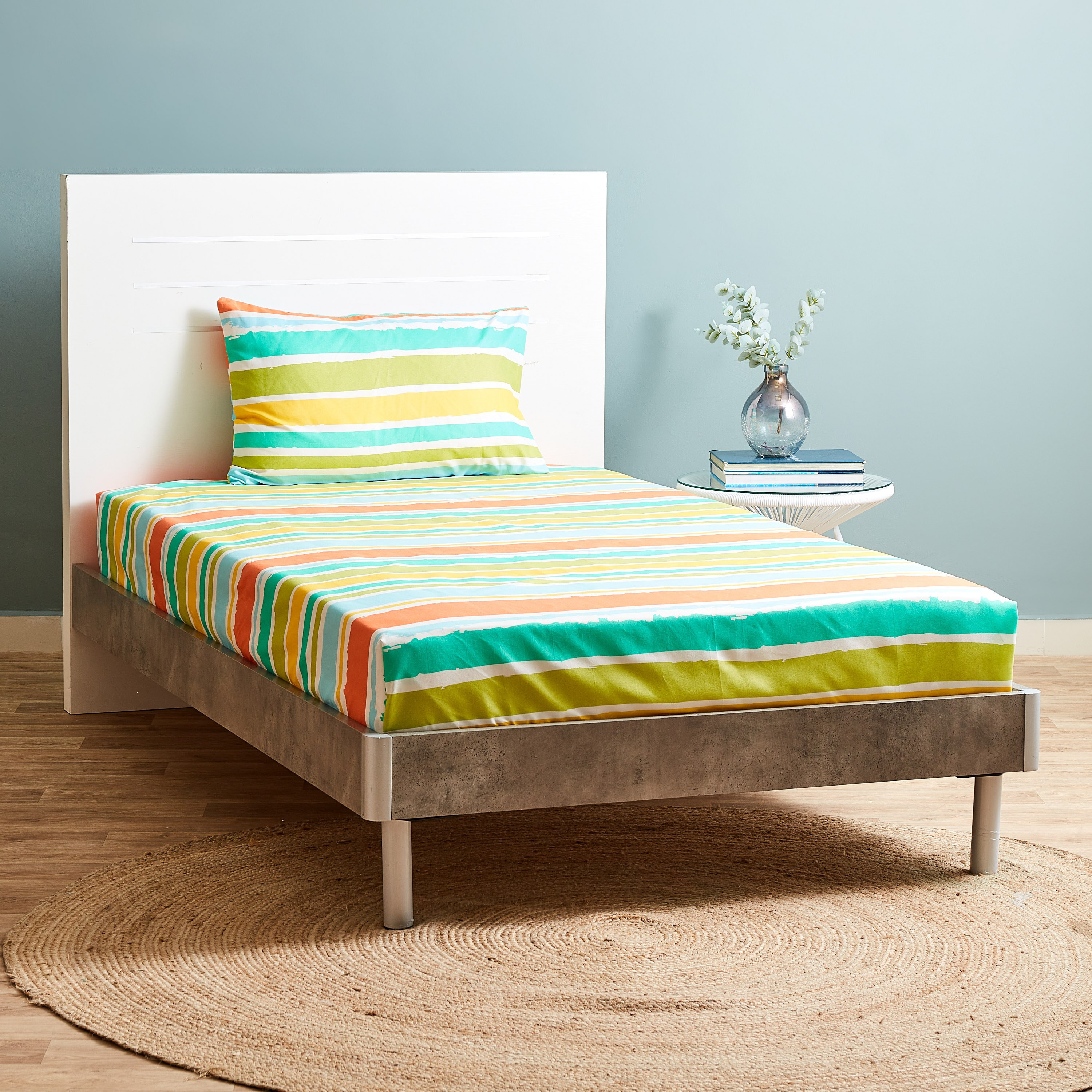 طقم شرشف مسطّح مزدوج من الألياف الدقيقة من نورا - 160x240 سم-hbxhomeware-hbxkidsandyouth-image-1