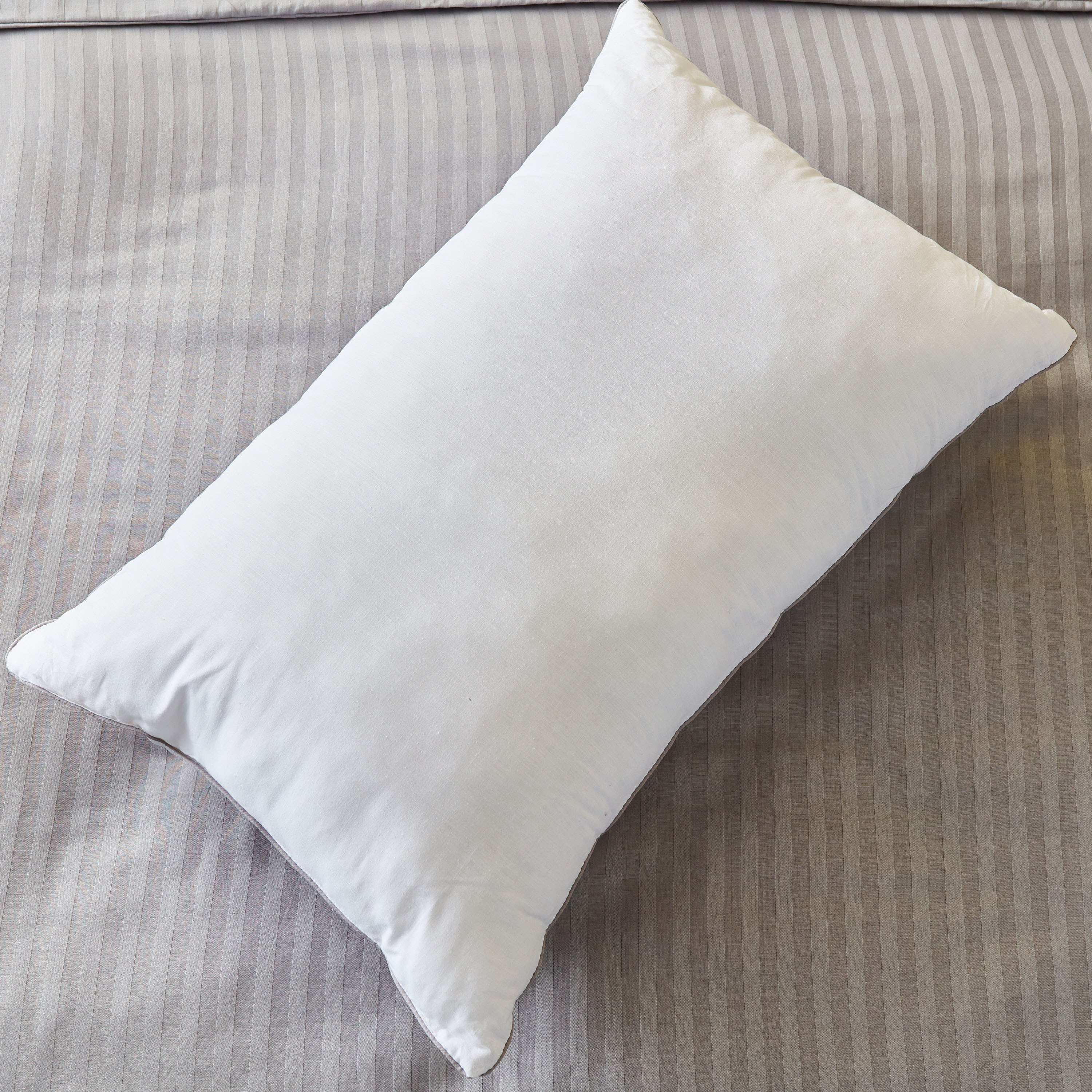 Jonas Plain Antibacterial Kids' Pillow - 45x70 cm-hbxhomeware-hbxkidsandyouth-image-4