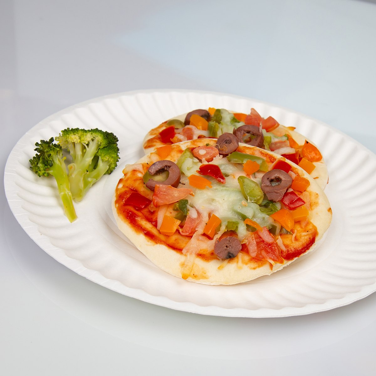 طقم صحون عشاء ورقية للاستخدام مرة واحدة 100 قطعة من فالكون - 23 سم-hbxhomeware-hbxkitchen-image-1