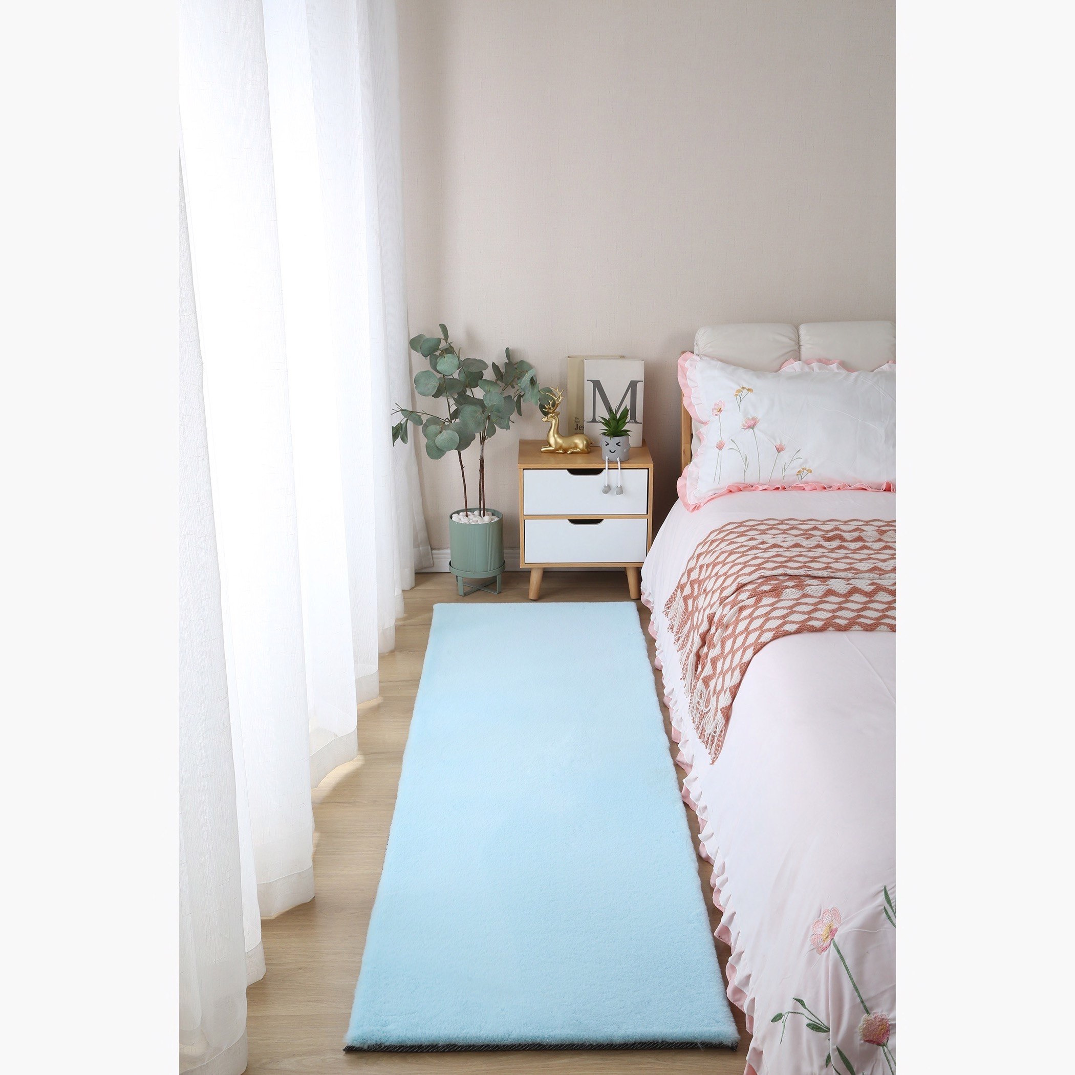 سجادة فرو أرنب ناعمة من بن كلير - 60x180 سم-hbxhomeware-hbxkidsandyouth-image-1