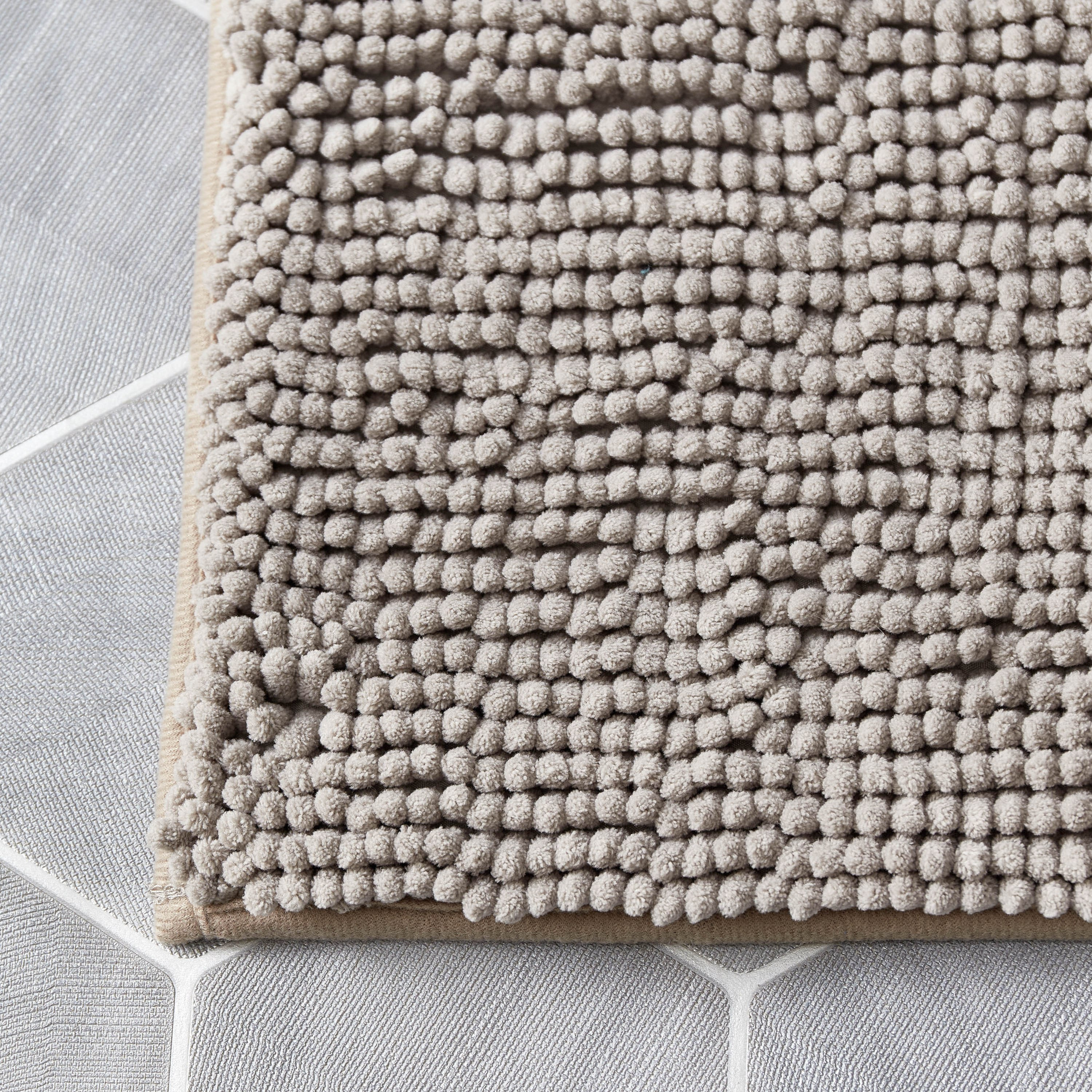 Nicole Anti Skid Foam Padded Chenille Bath Mat 40X60 cm-hbxbedroom-floorcoverings-bathmats-image-3