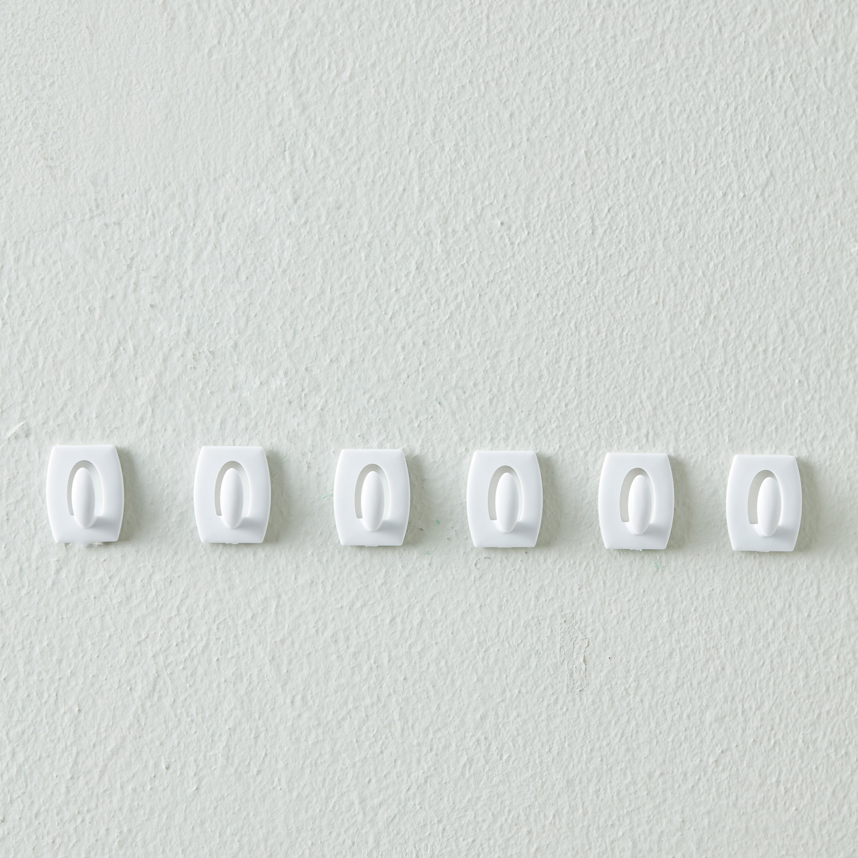 3M 6-Piece Command Mini Hooks Set with Strips-PROMO_HB_AE_B1G1_250925-image-2