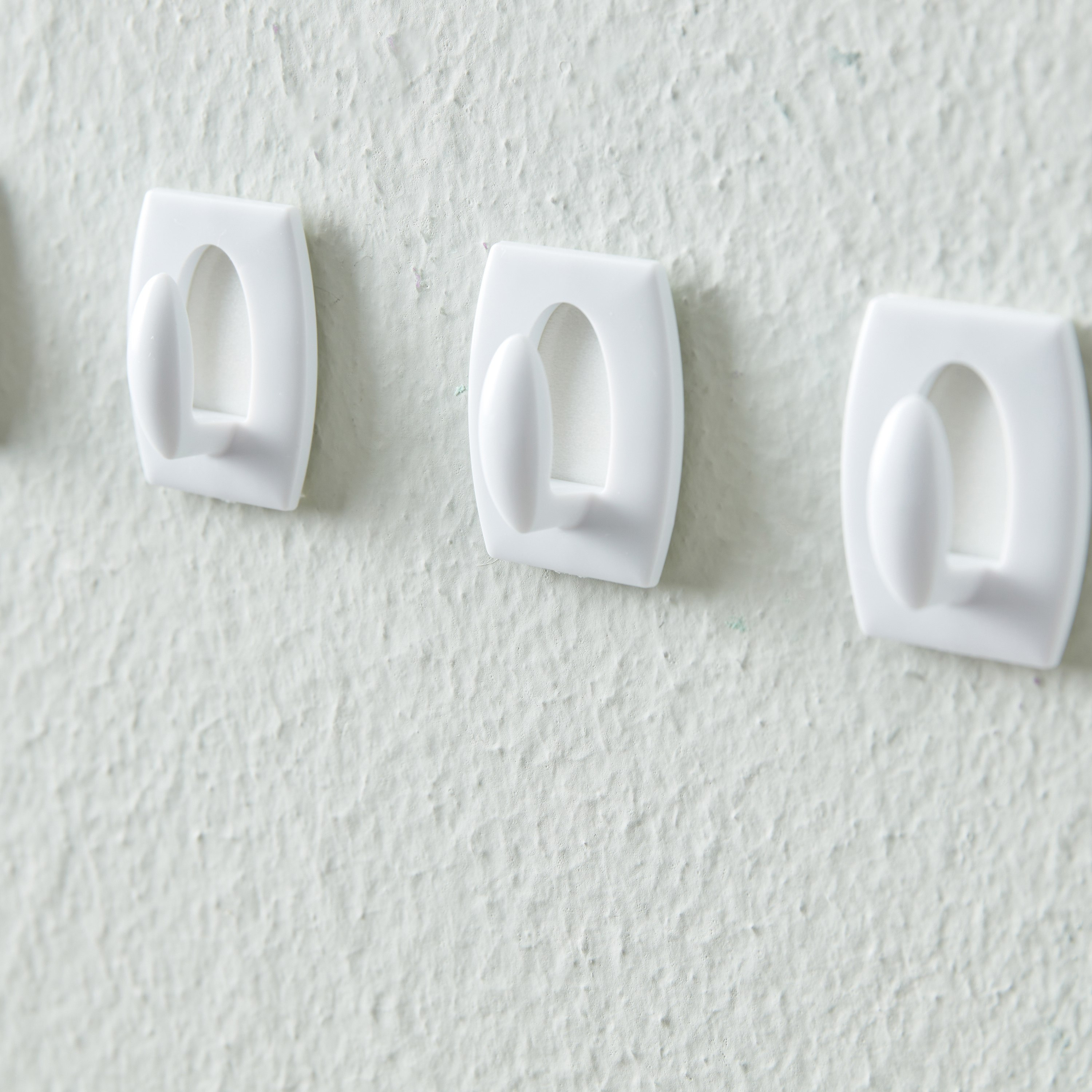 3M 6-Piece Command Mini Hooks Set with Strips-PROMO_HB_AE_B1G1_250925-image-3