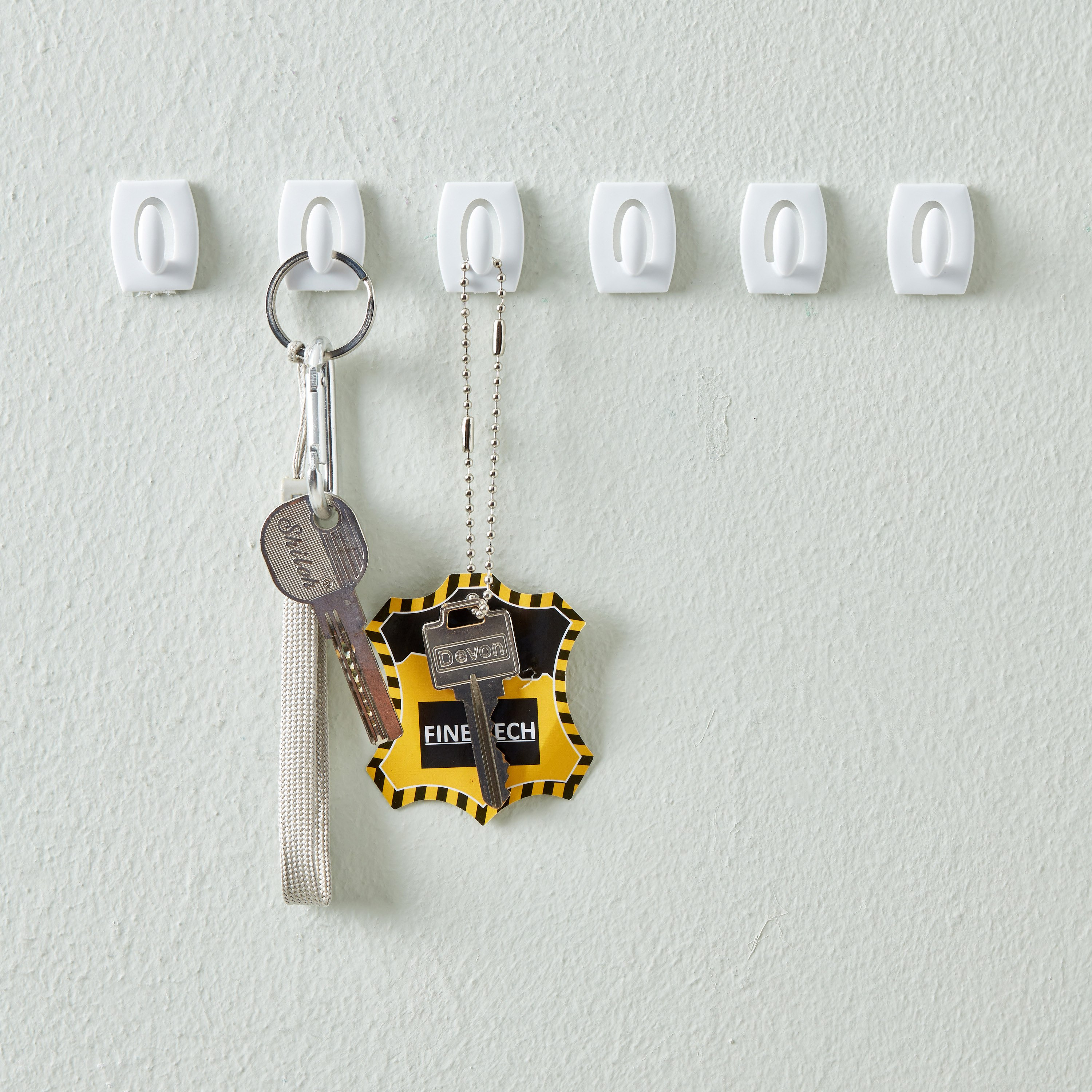 3M 6-Piece Command Mini Hooks Set with Strips-PROMO_HB_AE_B1G1_250925-image-4