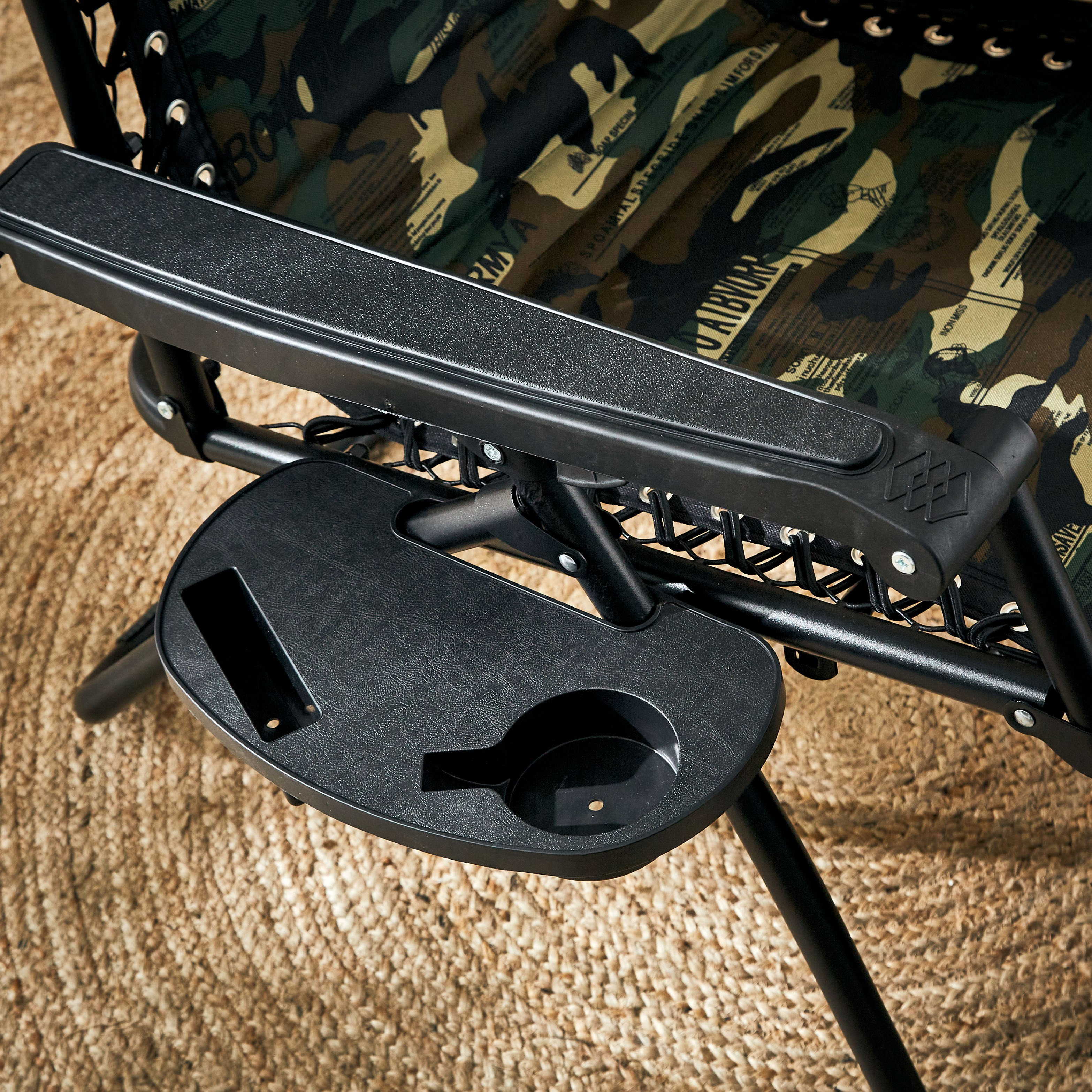 كرسي استرخاء للجلسات الخارجية بحامل أكواب ومساند ذراعين من باتيكس-hbxfurniture-outdoor-swingsandchairs-image-10