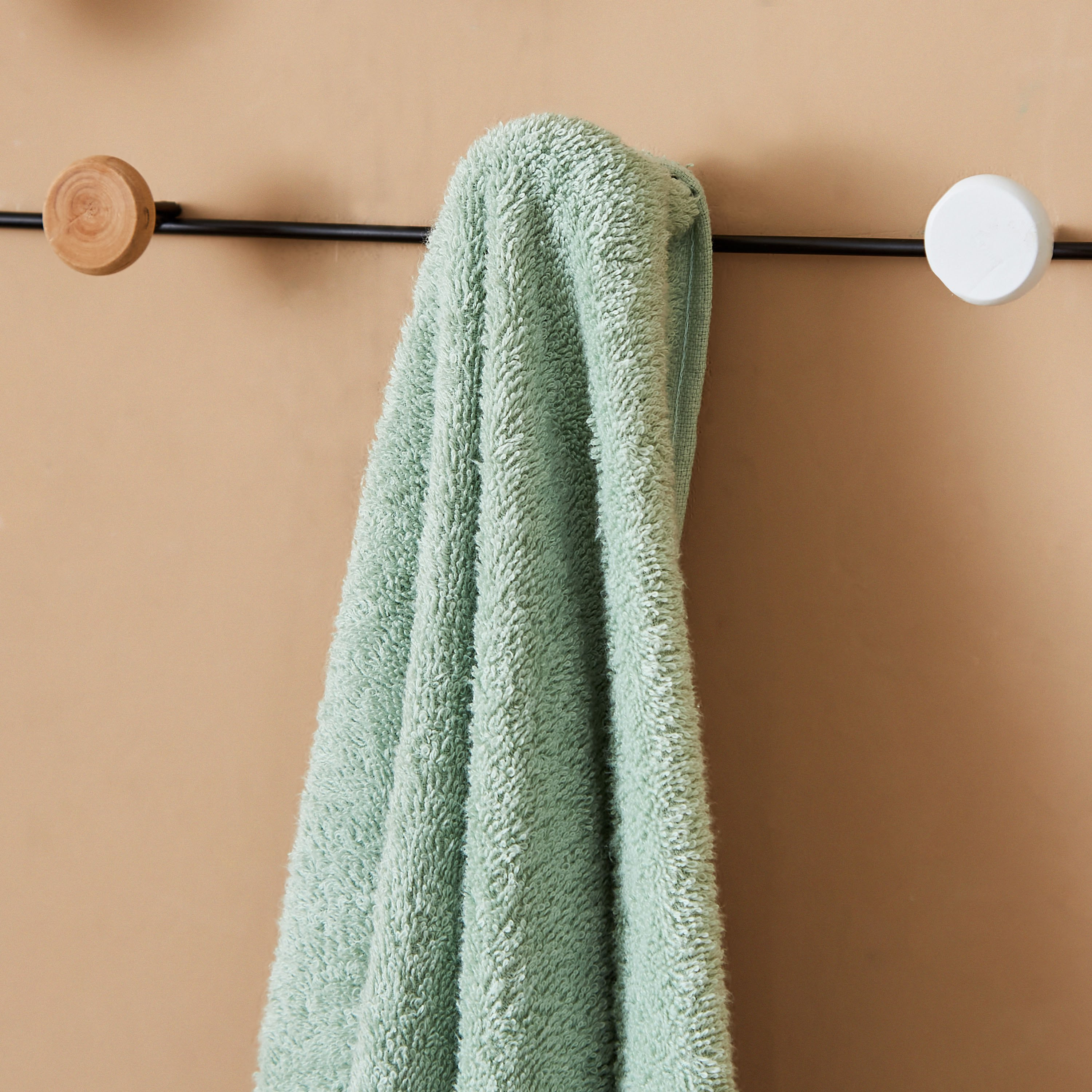 منشفة يد ممشطة من إسينشيال - 90x50 سم-hbxbathroom-bathroomtextiles-image-2