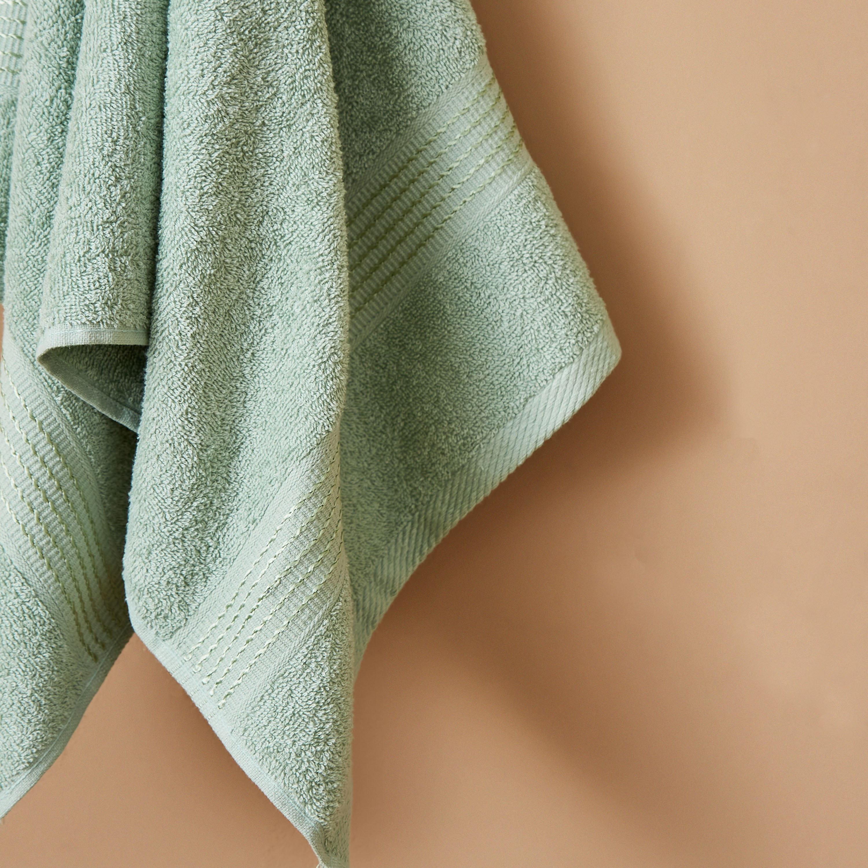 منشفة يد ممشطة من إسينشيال - 90x50 سم-hbxbathroom-bathroomtextiles-image-3
