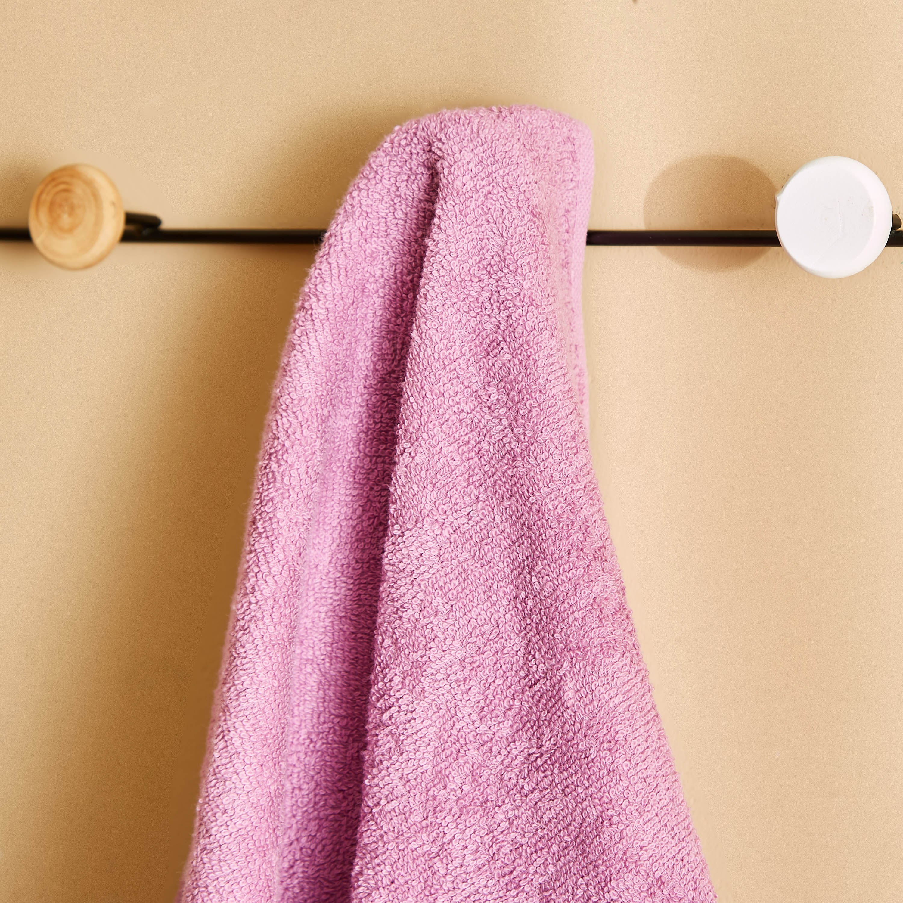 Snoopy Kids Carded Hand Towel - 40x70 cm-hbxhomeware-hbxkidsandyouth-image-2