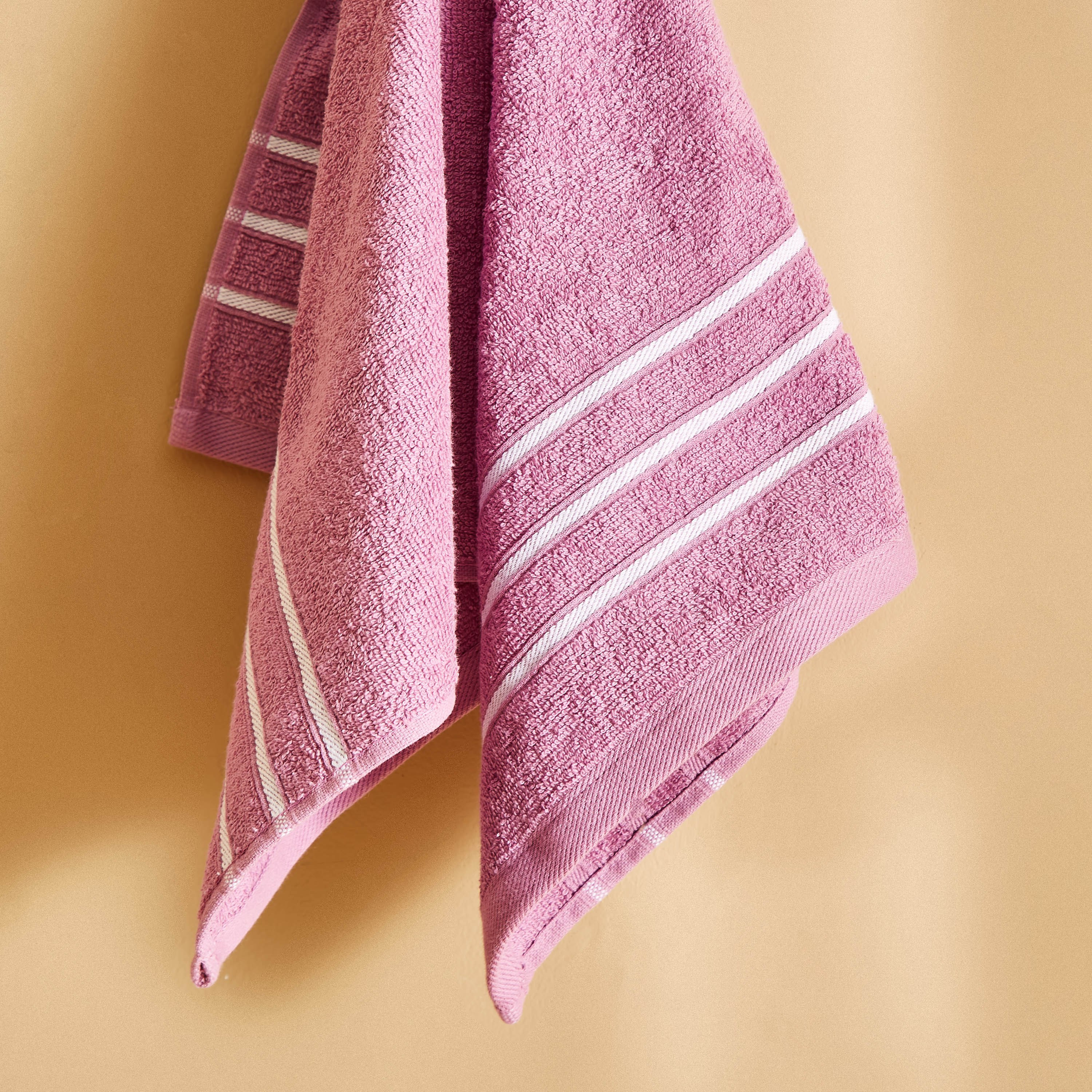Snoopy Kids Carded Hand Towel - 40x70 cm-hbxhomeware-hbxkidsandyouth-image-3