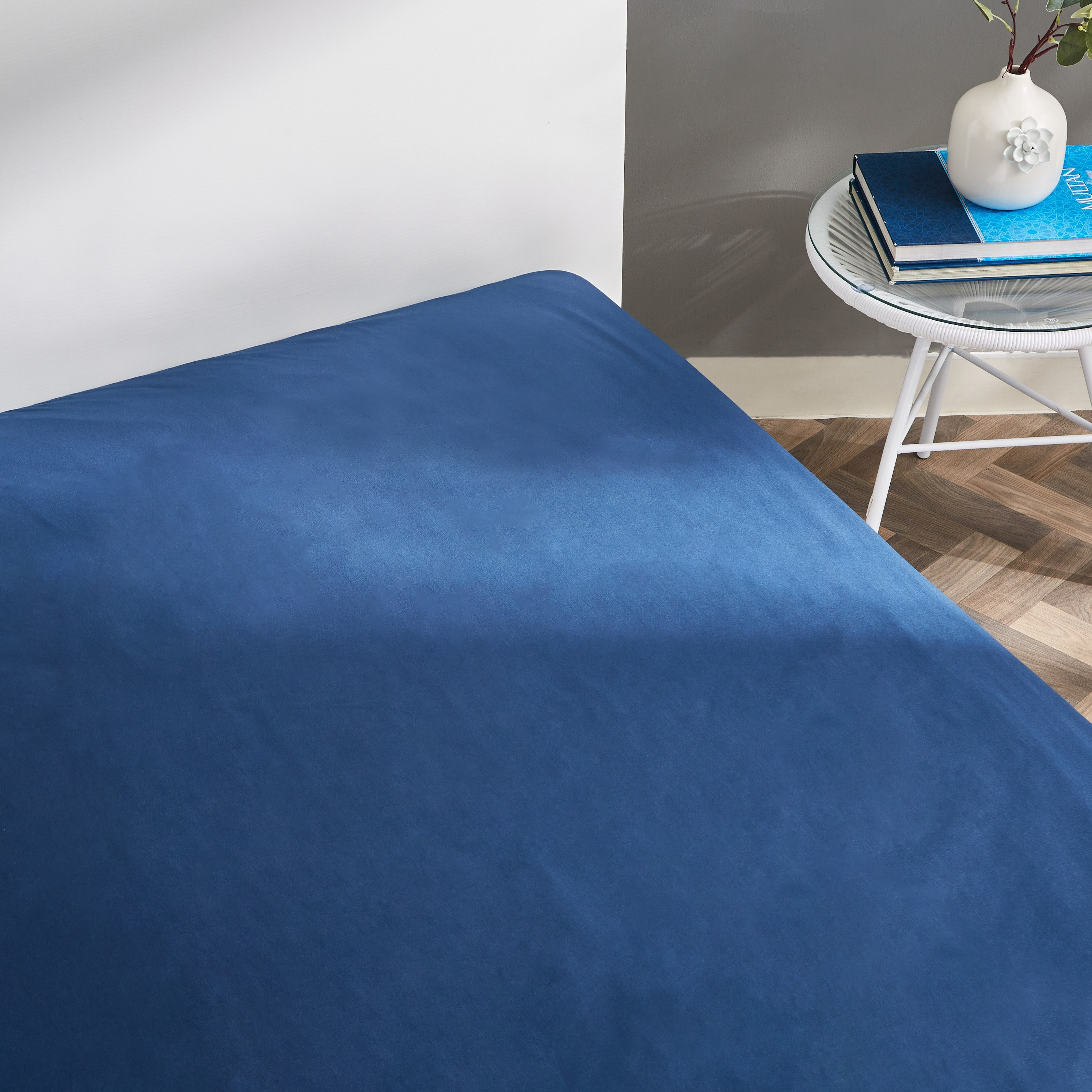 شرشف مطاطي كينج سادة من الألياف الدقيقة من ديربي - 180x200+25 سم-hbxhomeware-hbxbedroom-image-3