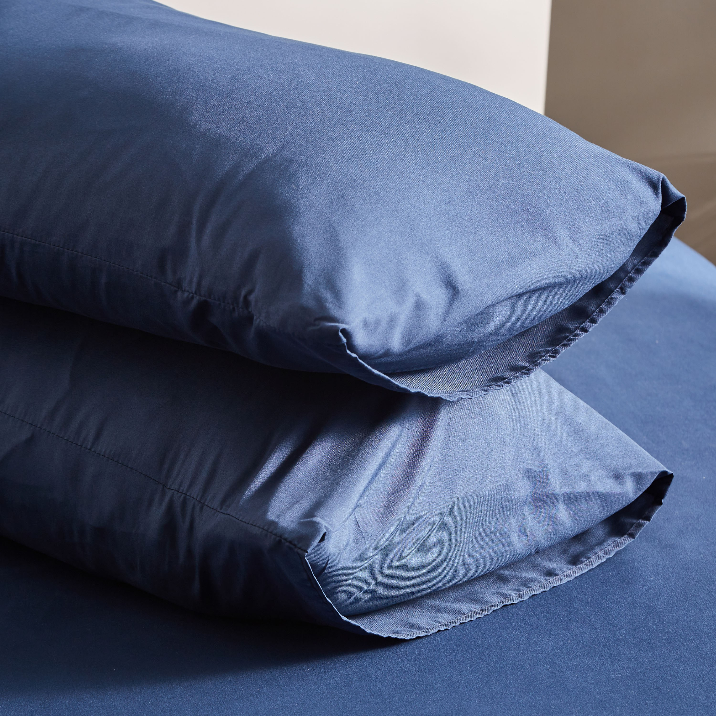 طقم غطاء وسادة سادة من الألياف الدقيقة يستخدم على الوجهين قطعتين من ديربي - 45x70 سم-hbxhomeware-hbxbedroom-image-3