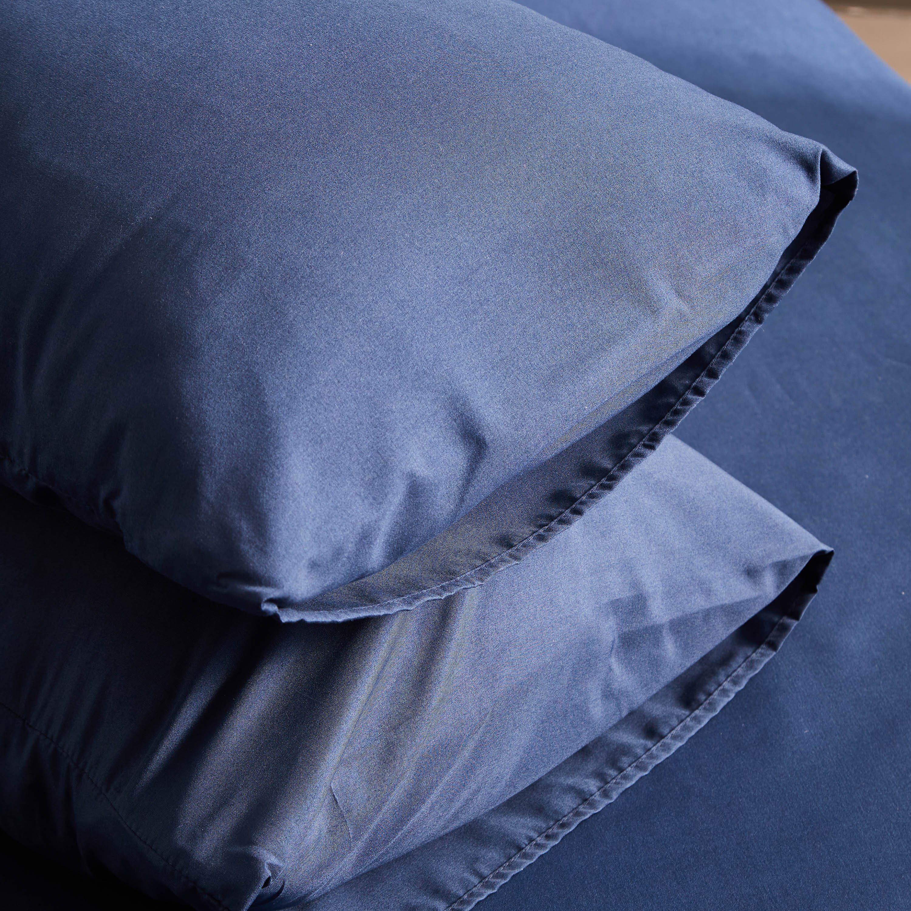 طقم غطاء وسادة سادة من الألياف الدقيقة يستخدم على الوجهين قطعتين من ديربي - 45x70 سم-hbxhomeware-hbxbedroom-image-4