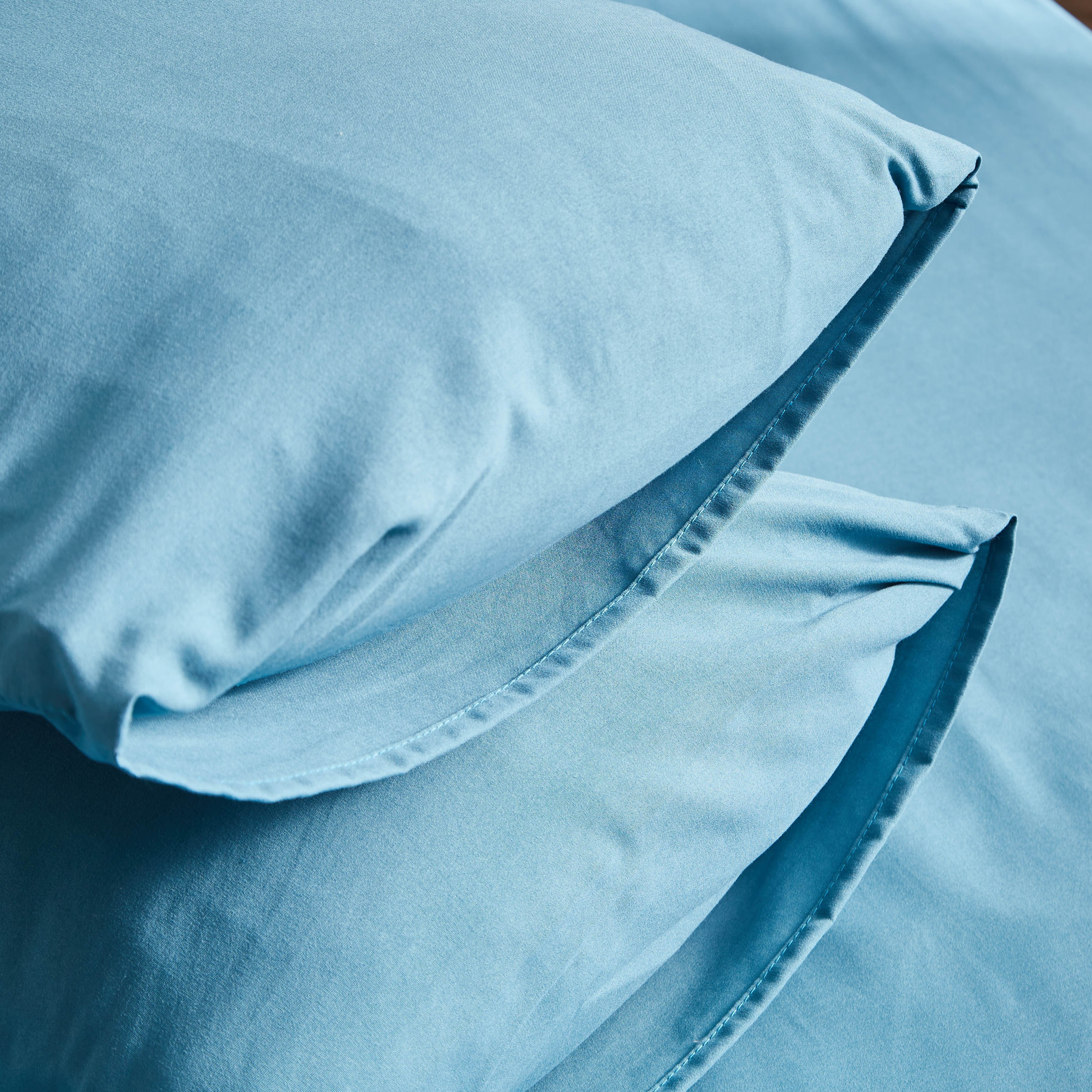 Derby 2-Piece Reversible Solid Microfibre Pillowcase Set - 45x70 cm-hbxhomeware-hbxbedroom-image-4