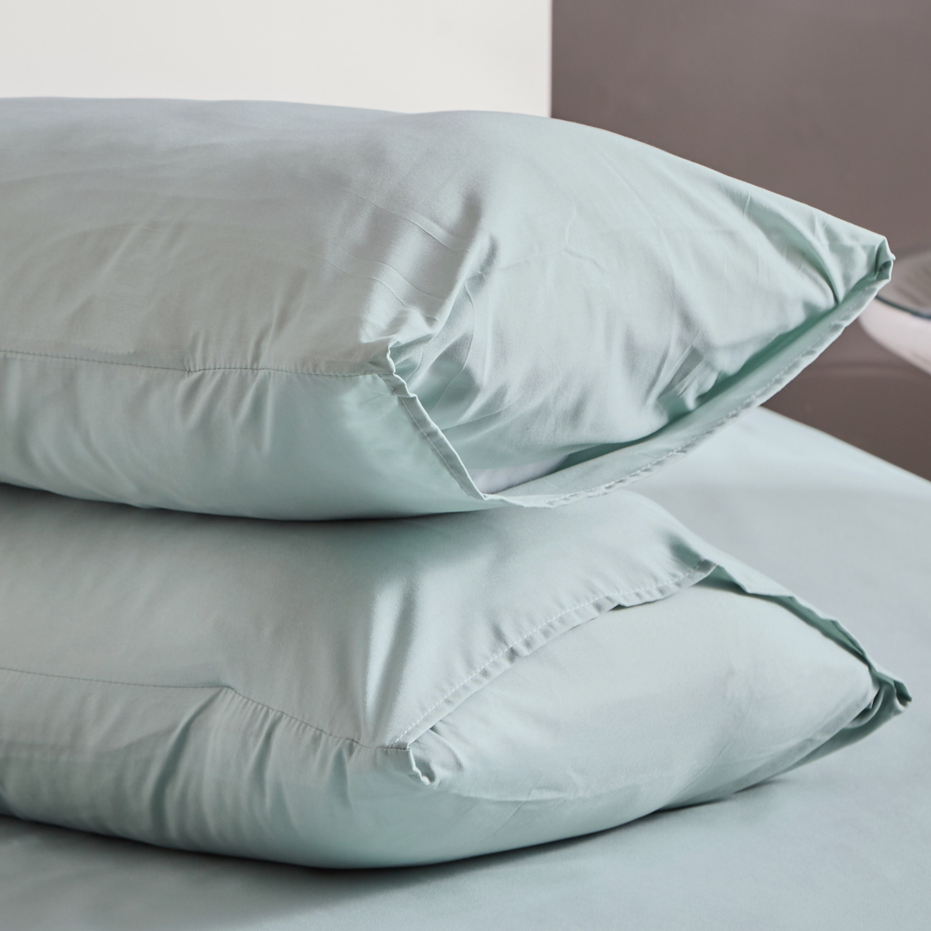 Derby 2-Piece Reversible Solid Microfibre Pillowcase Set - 45x70 cm-hbxhomeware-hbxbedroom-image-2