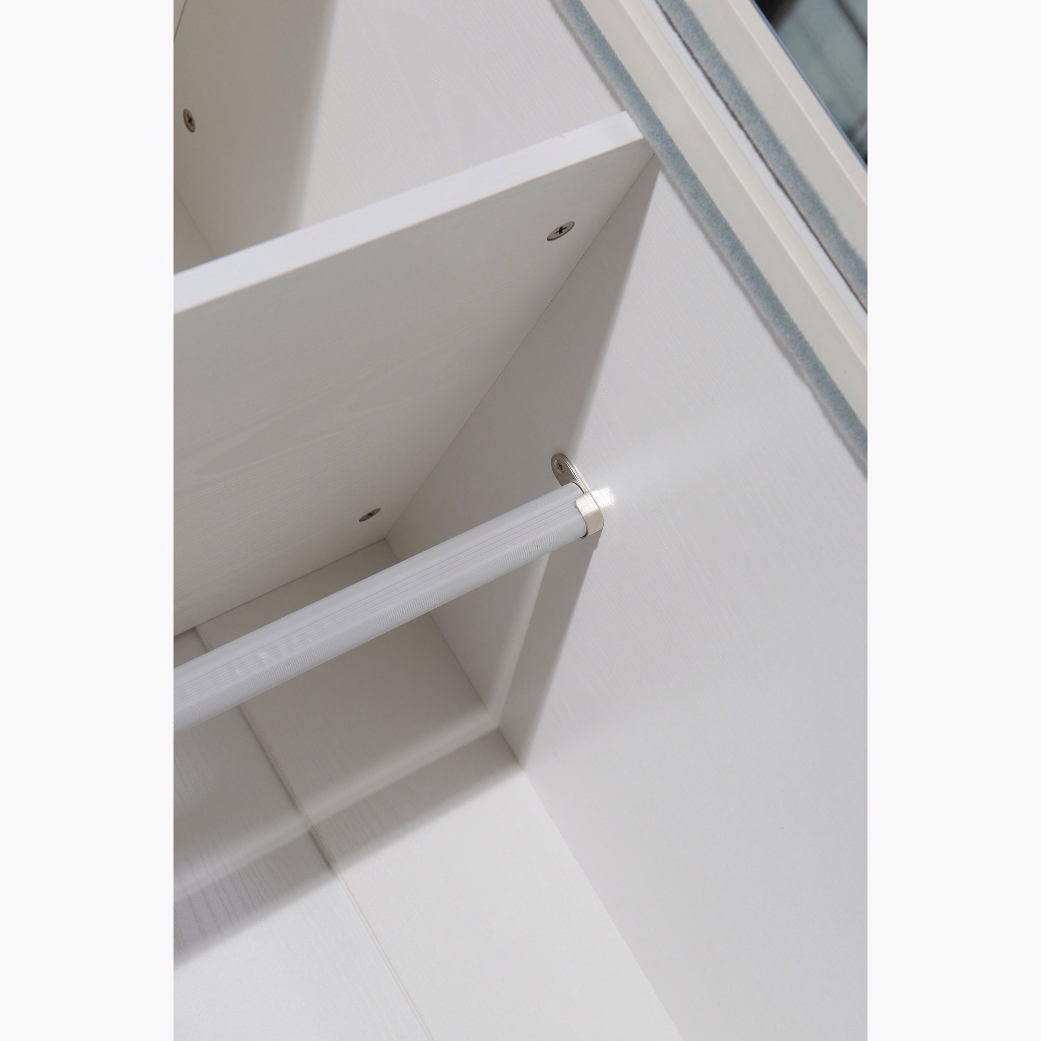 خزانة ملابس كبيرة بباب انزلاقي ومرآة من هالمستاد-hbxfurniture-wardrobes-image-4