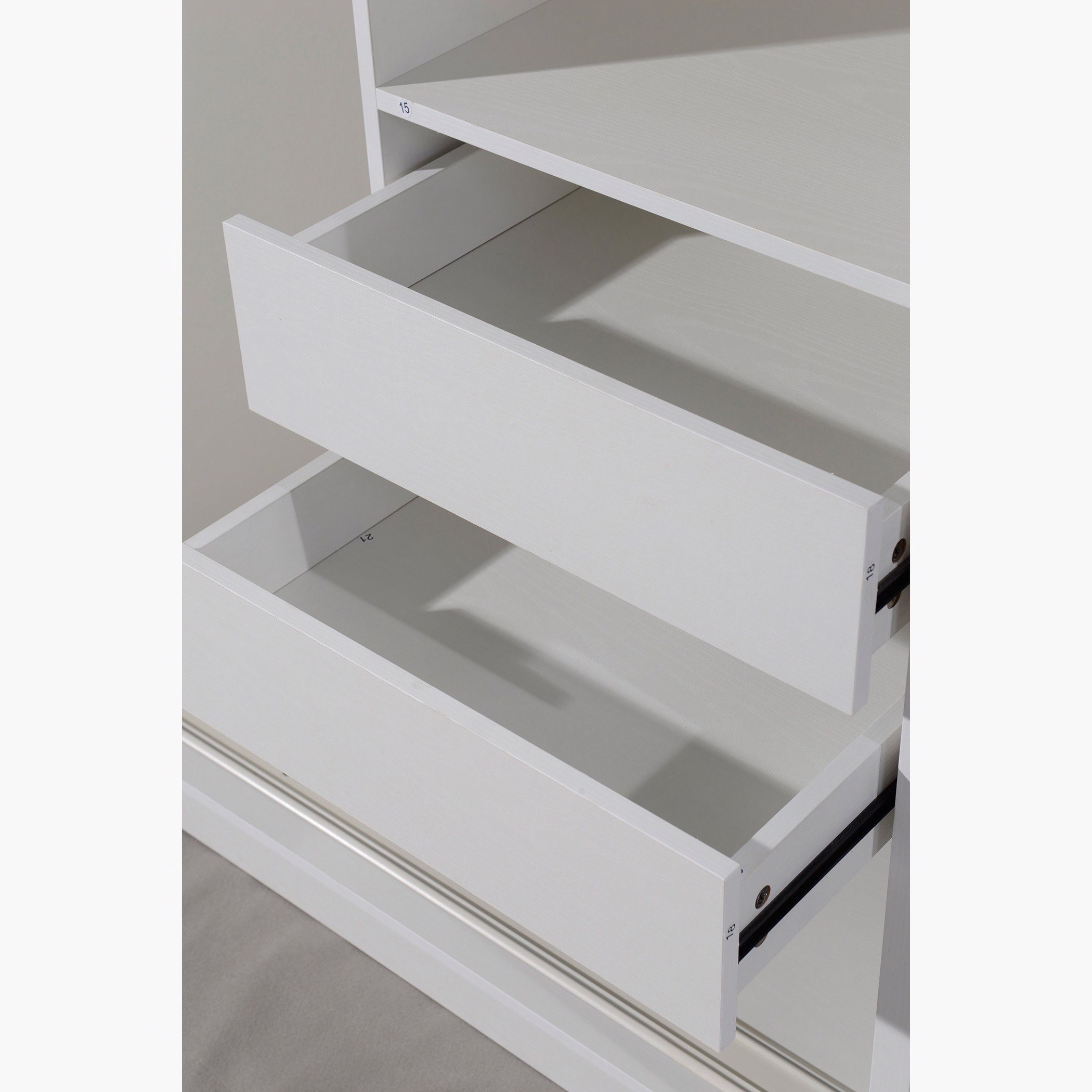 خزانة ملابس كبيرة بباب انزلاقي ومرآة من هالمستاد-hbxfurniture-wardrobes-image-6