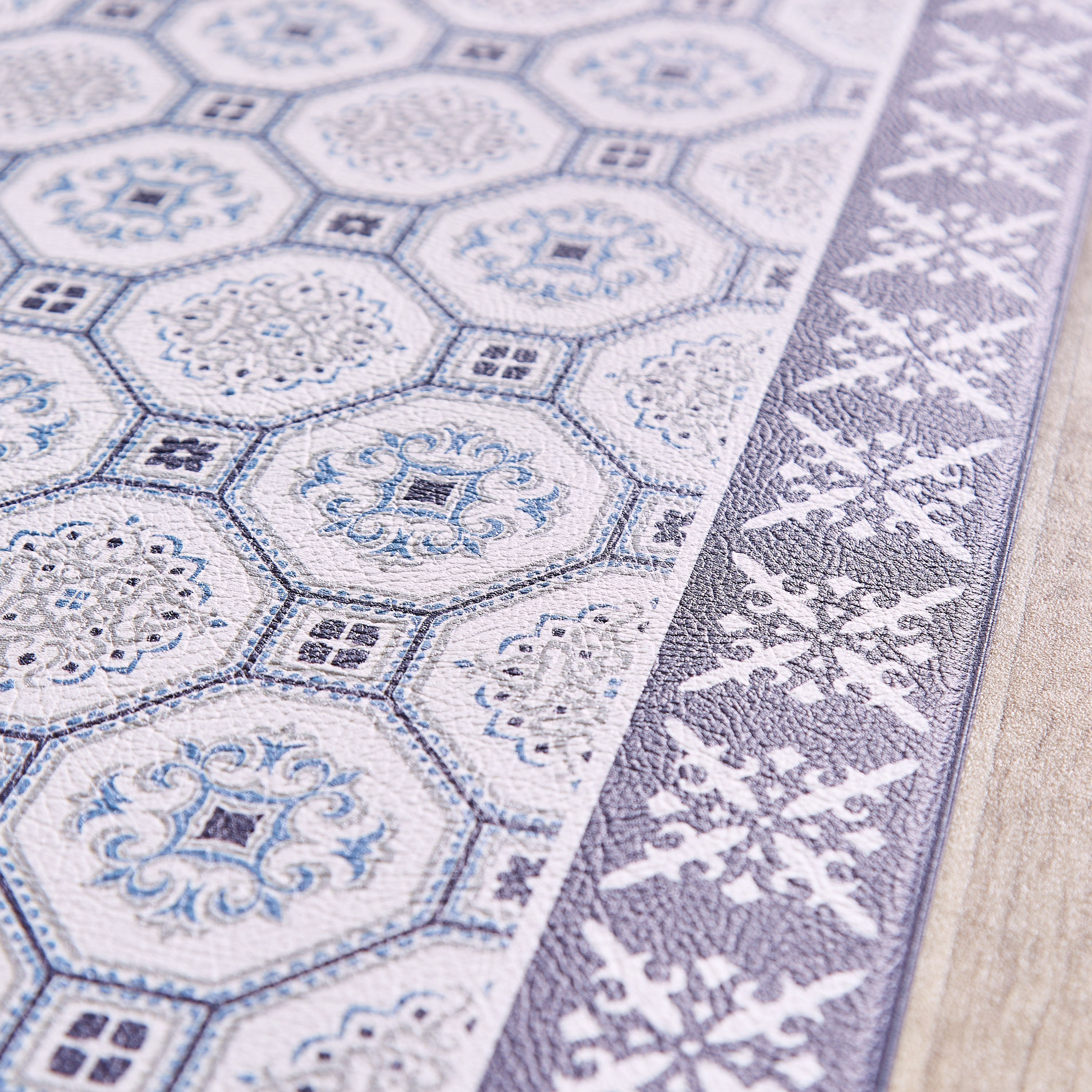 سجادة مقاومة للتعب بي في سي بطبعات من ريزا- 45x75 سم-hbxhomeware-hbxlivingroom-image-3