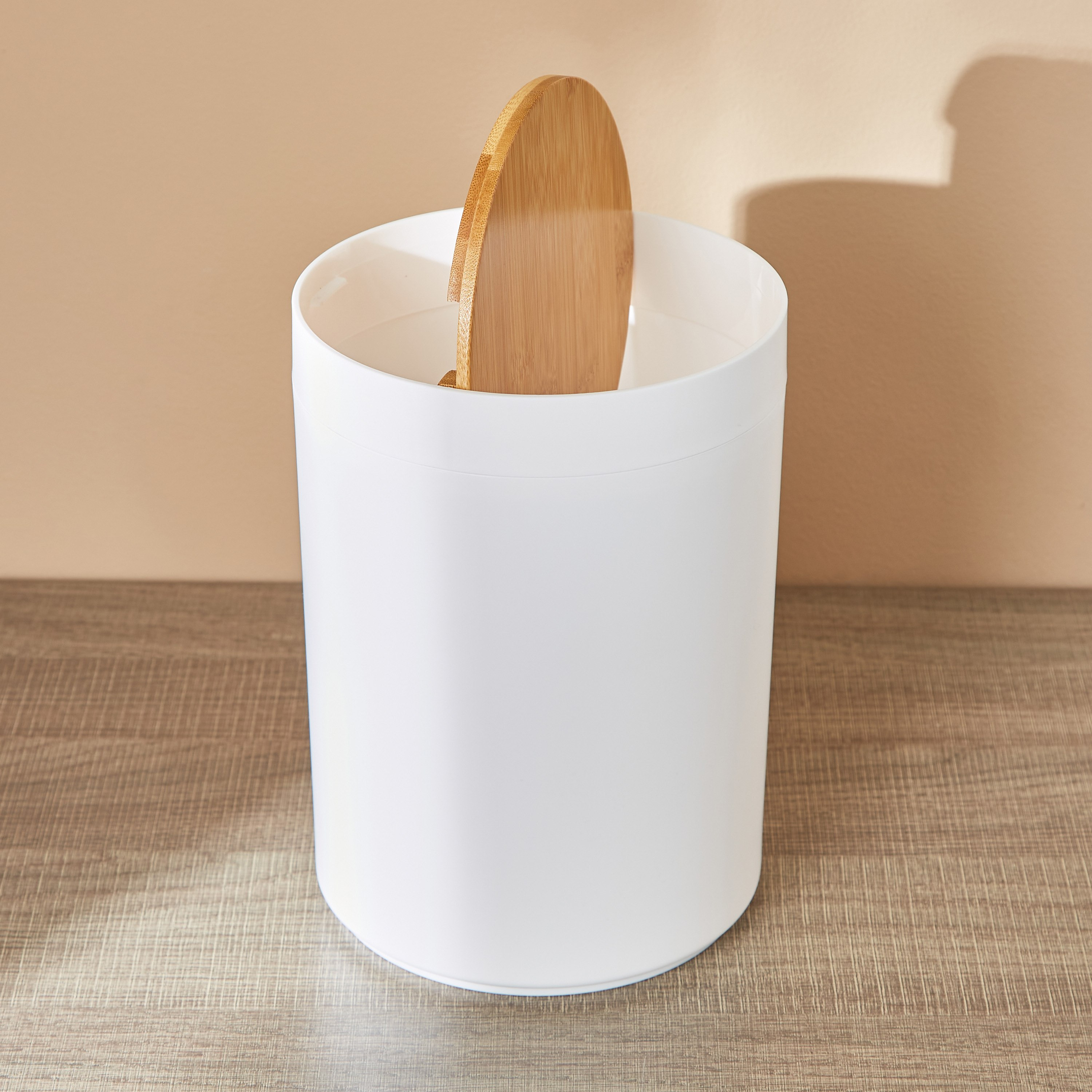 سلة نفايات بغطاء متأرجح من هيوجو - 17.5x25 سم-PROMO_HB_AE_B1G1_250925-image-2
