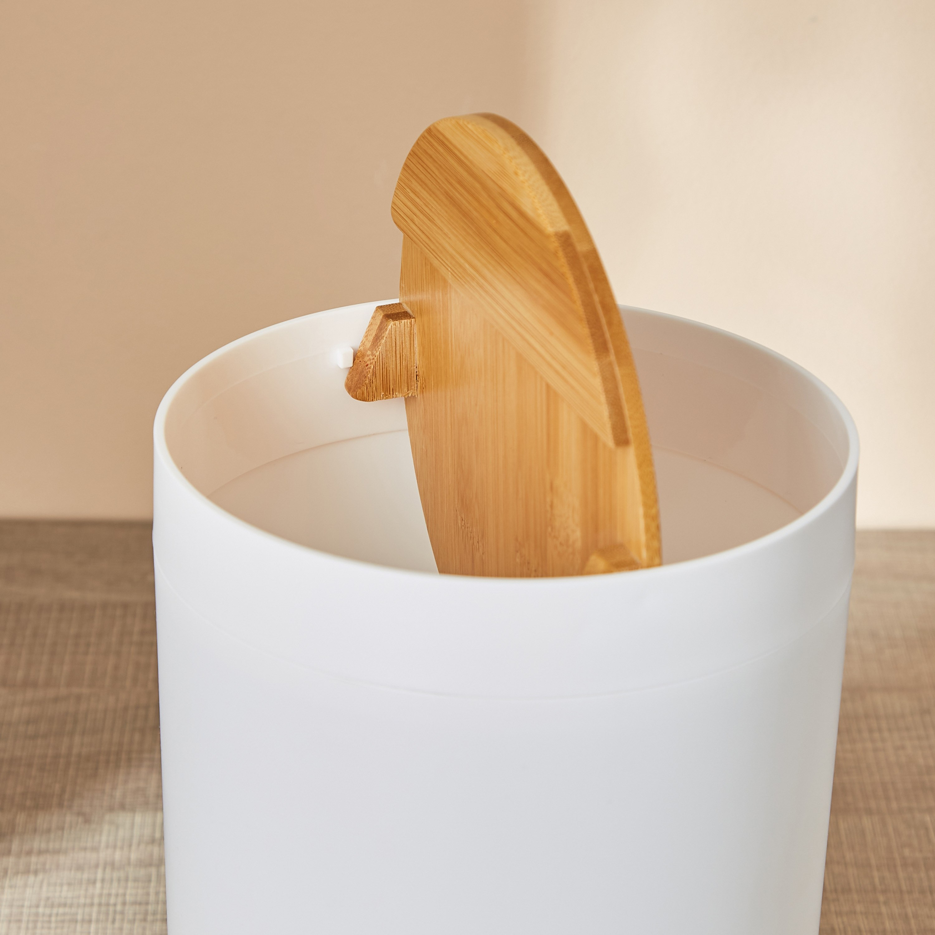 سلة نفايات بغطاء متأرجح من هيوجو - 17.5x25 سم-PROMO_HB_AE_B1G1_250925-image-4