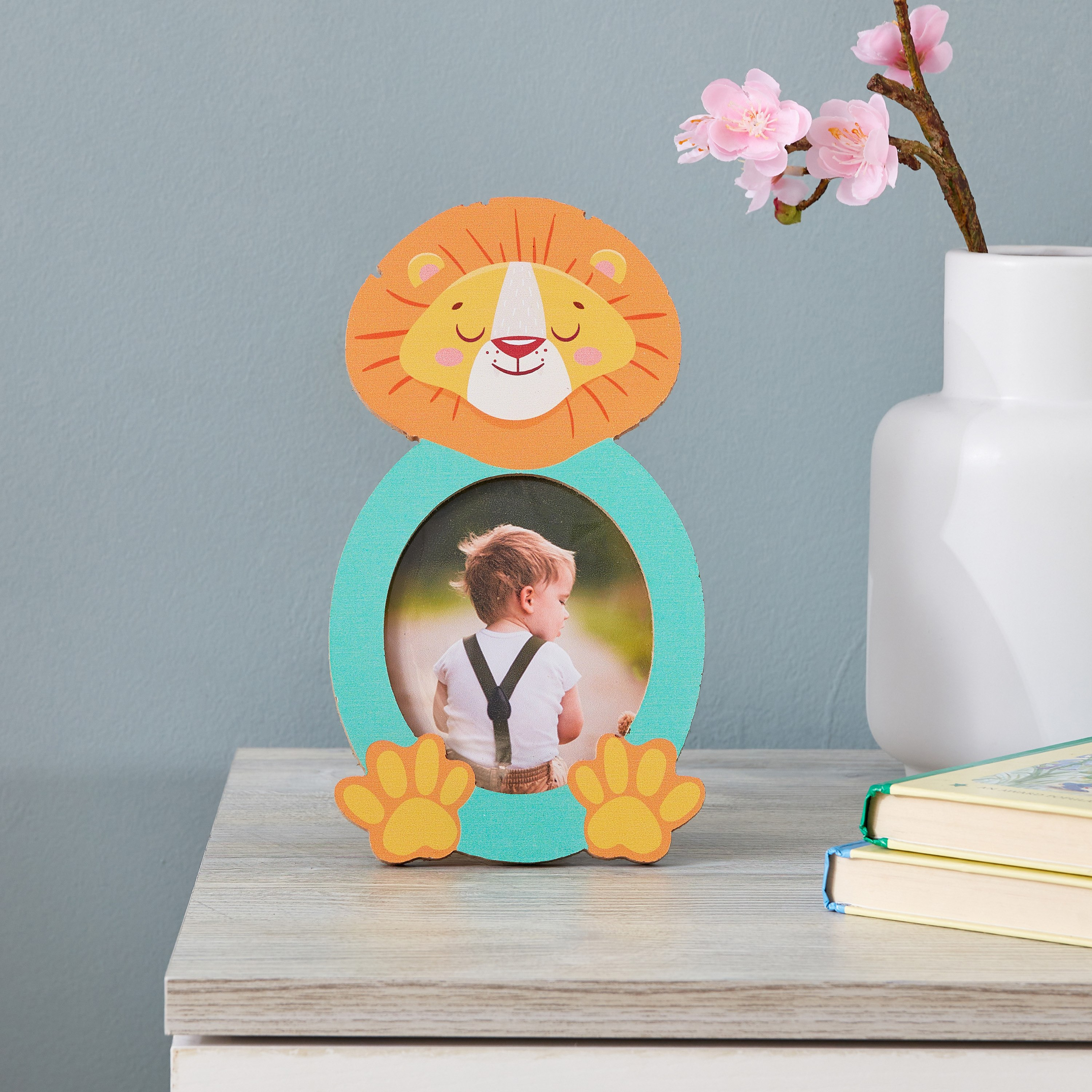 برواز صور على شكل أسد من فيو - 13x18x1.5 سم-hbxbedroom-decorandaccessories-photoframes-image-1