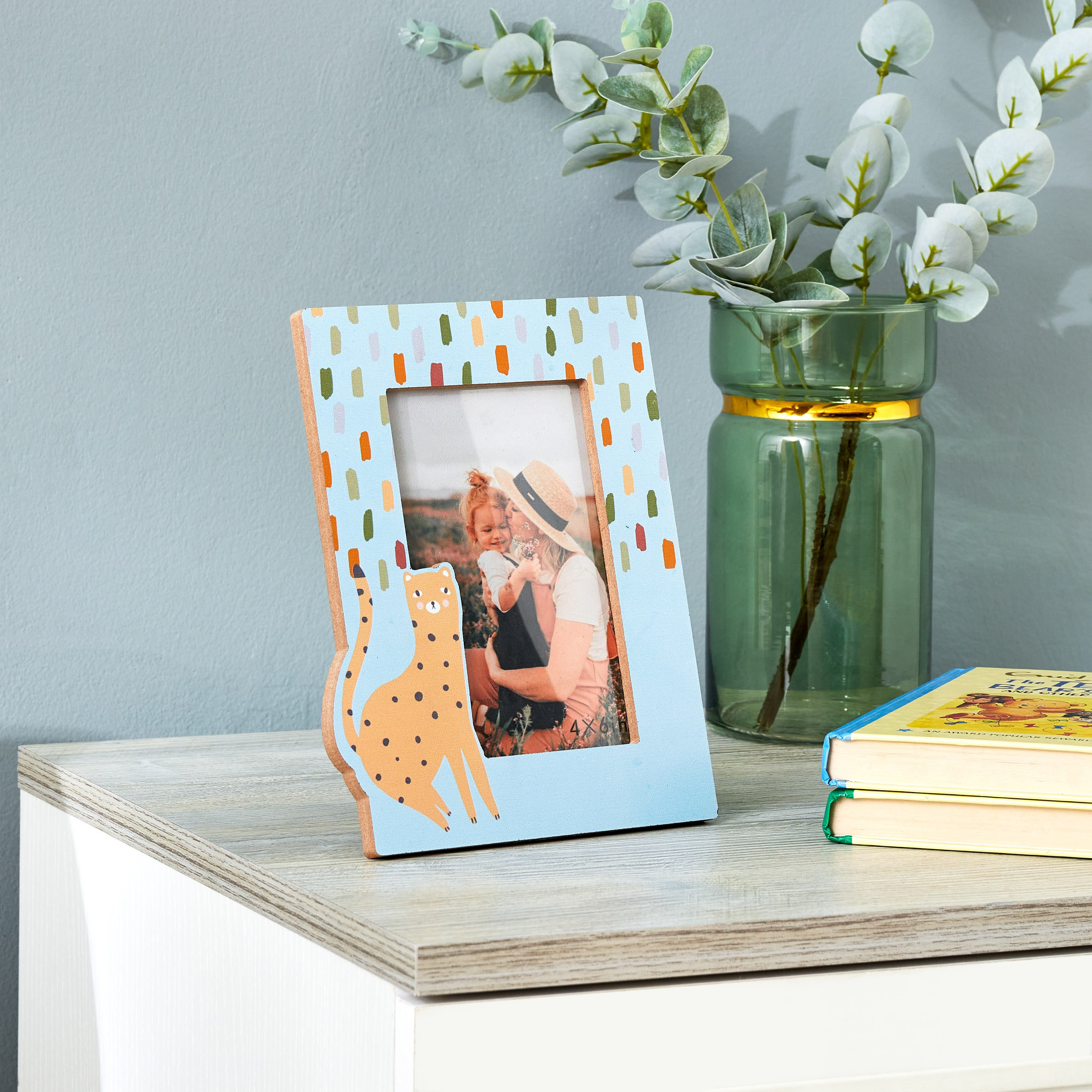 برواز صور بتصميم نمر من فيو - 17x22x1.2 سم-hbxbedroom-decorandaccessories-photoframes-image-1