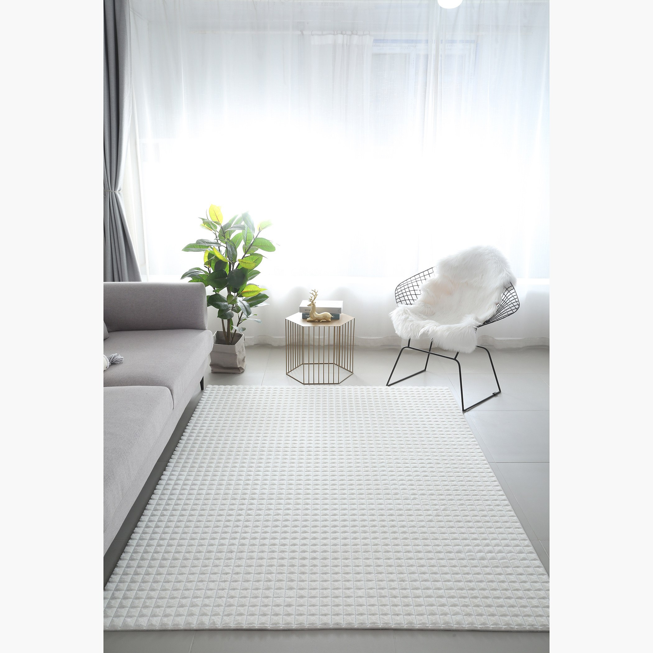 سجادة فرو أرنب بتصميم مكعبات محفورة - 150x200 سم-hbxdecorandfurnishings-floorcoverings-rugs-image-1