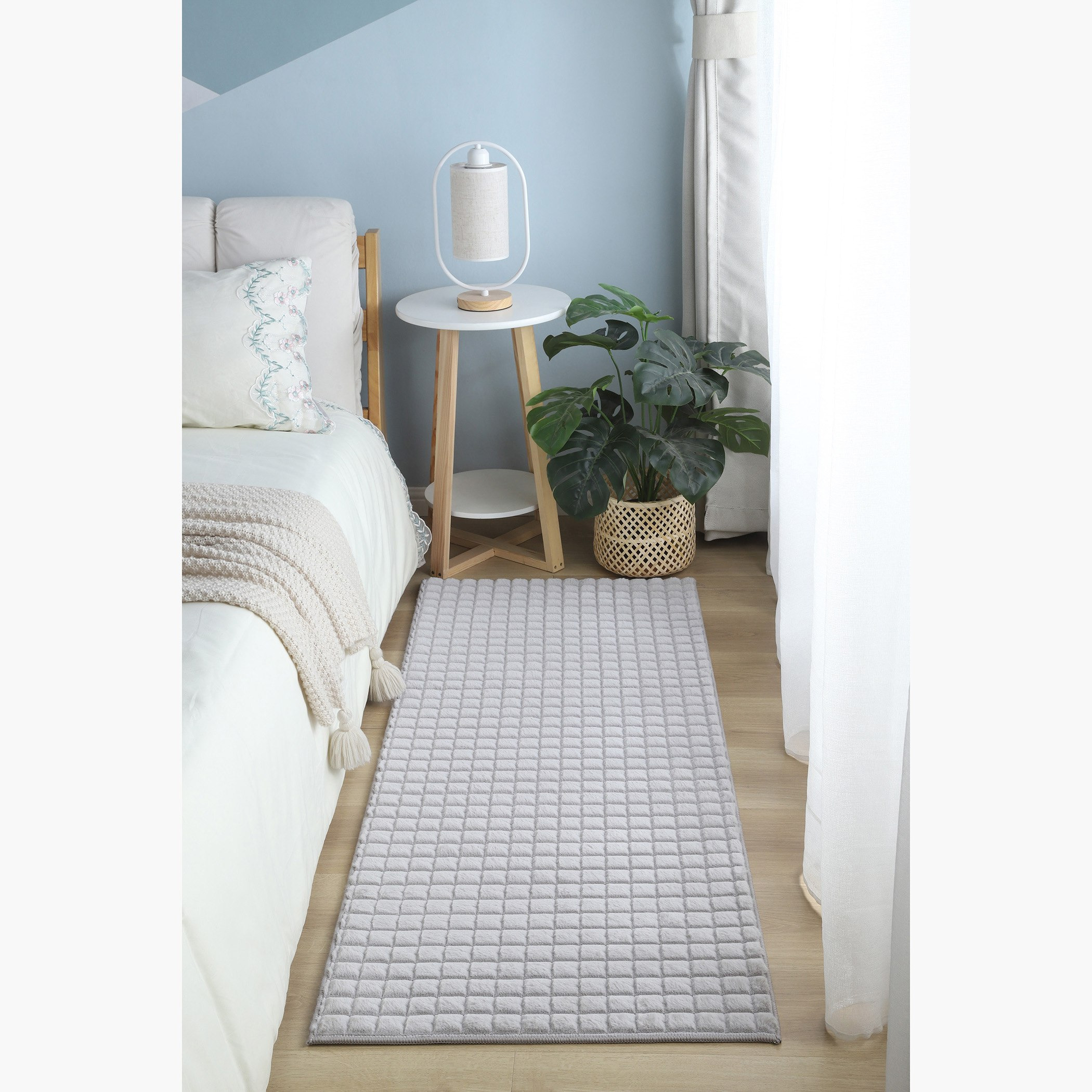 سجادة فرو أرنب بتصميم مكعبات محفورة - 60x150 سم-hbxdecorandfurnishings-floorcoverings-rugs-image-1