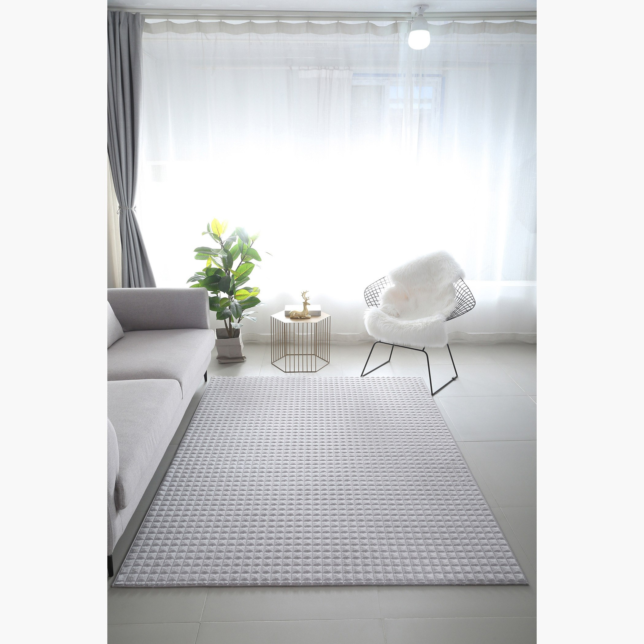 سجادة فرو أرنب بتصميم مكعبات محفورة - 150x200 سم-hbxdecorandfurnishings-floorcoverings-rugs-image-1