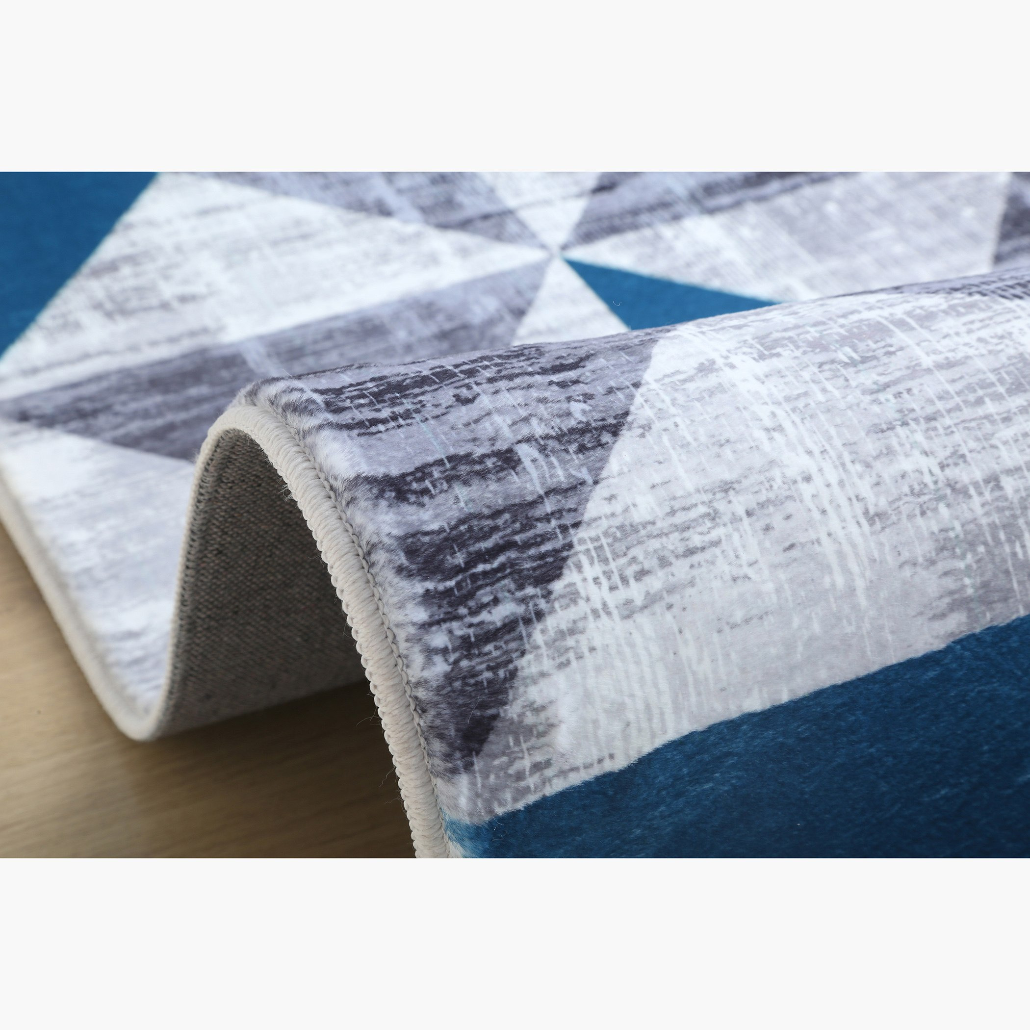 سجادة فرو مخملية بطبعات من بريستول إيزابيلا - 120x170 سم-hbxdecorandfurnishings-floorcoverings-rugs-image-3