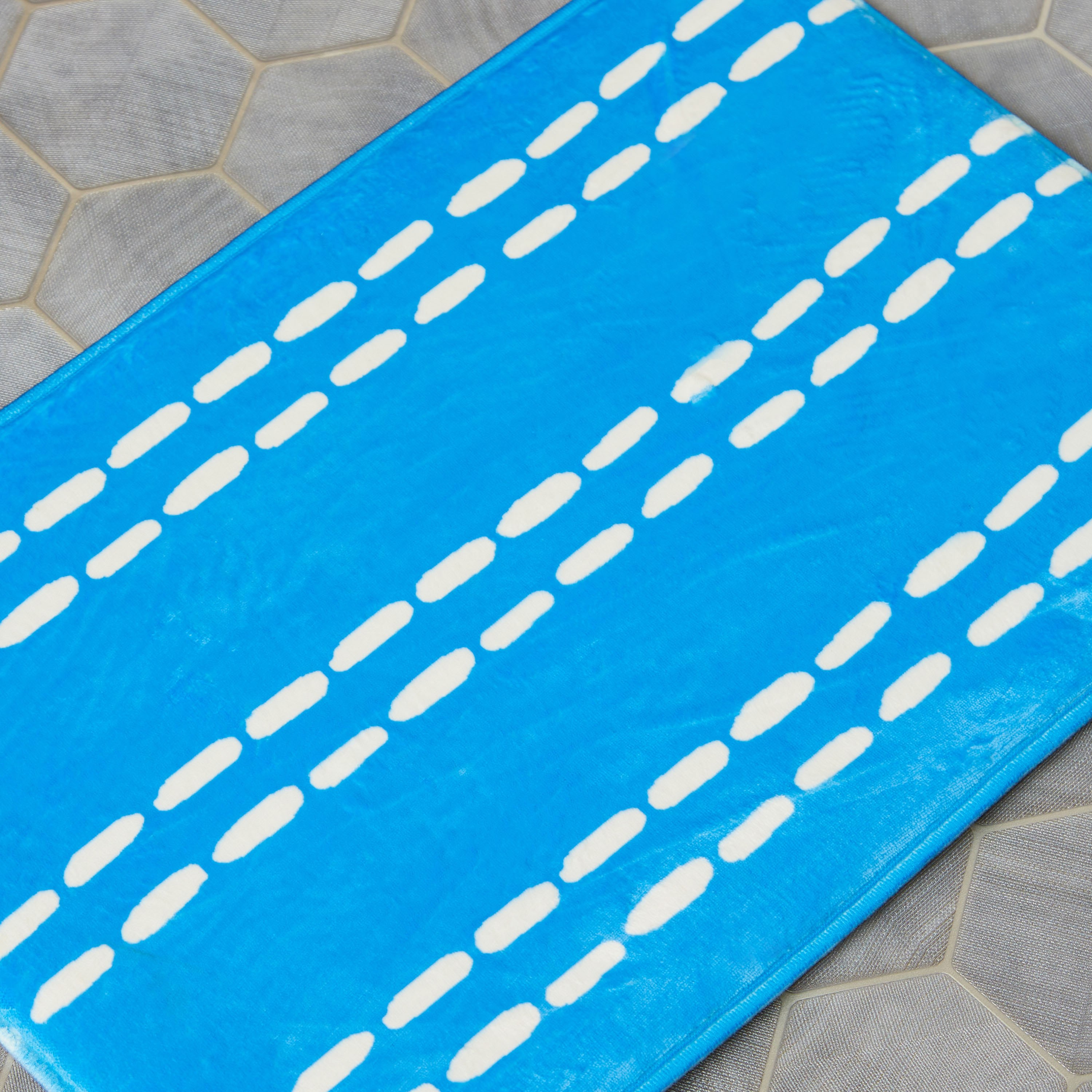 سجادة حمّام من الإسفنج الحسّاس للضغط من جيون - 40x60 سم-hbxhomeware-kidsessentials-kidsbathmatsandtubmats-image-2