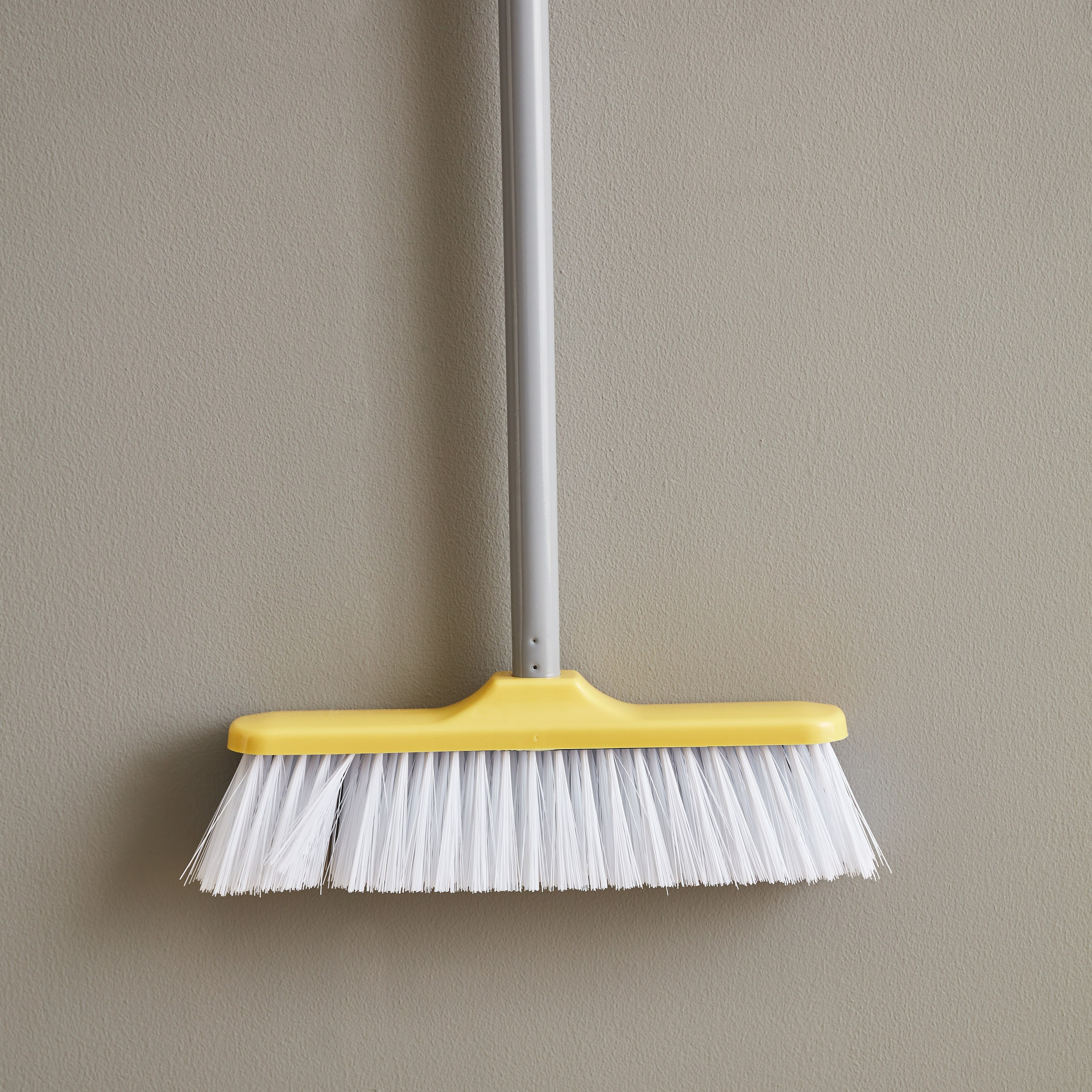 مقشة إيفا بمقبض معدني من ألينا - 120 سم-hbxbathroom-laundry-cleaningaccessories-image-4